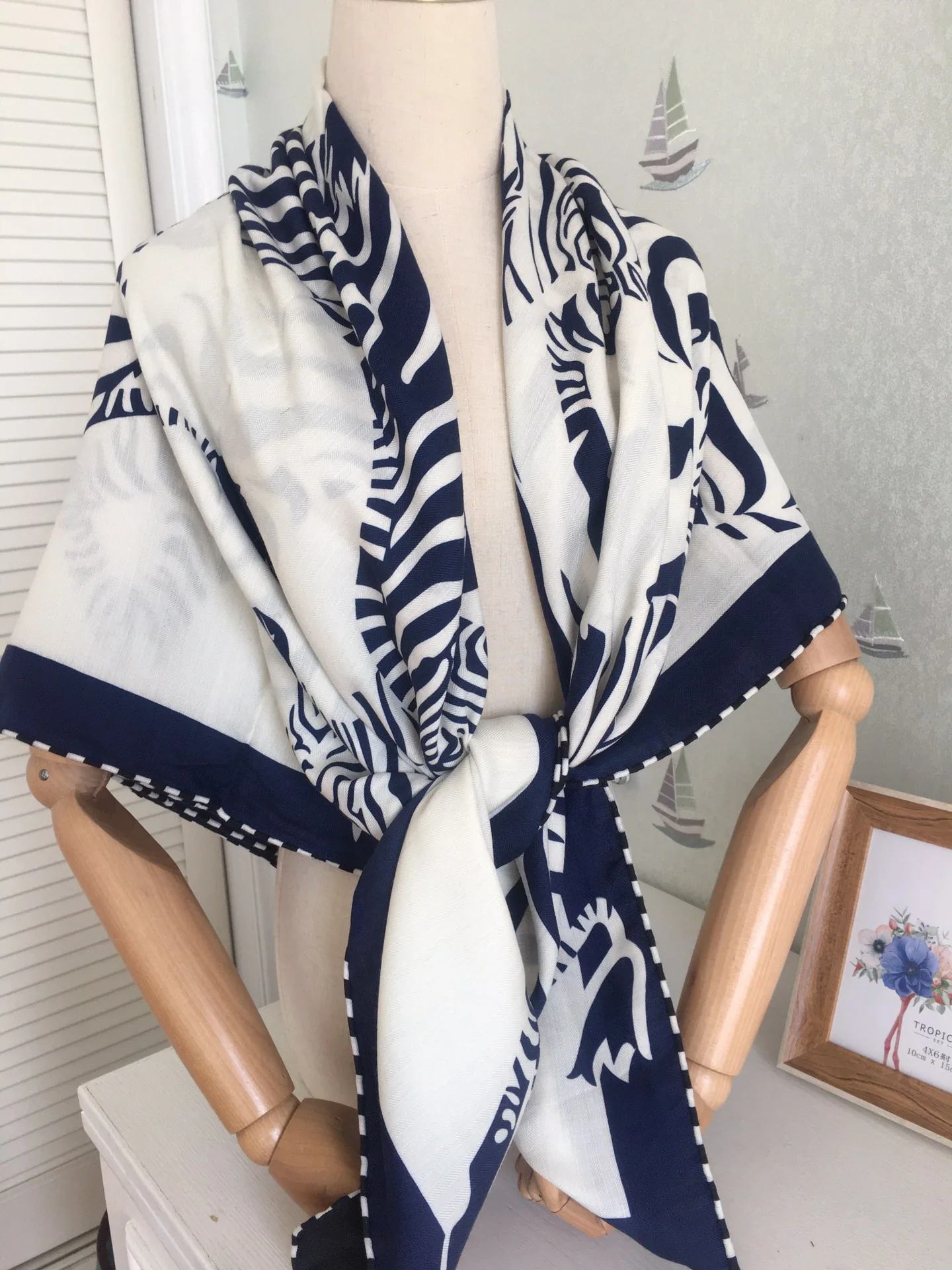 Большой двусторонний шарф Hermes - 136 см - 30 см - Шелк 70 г - Шерсть 10 г