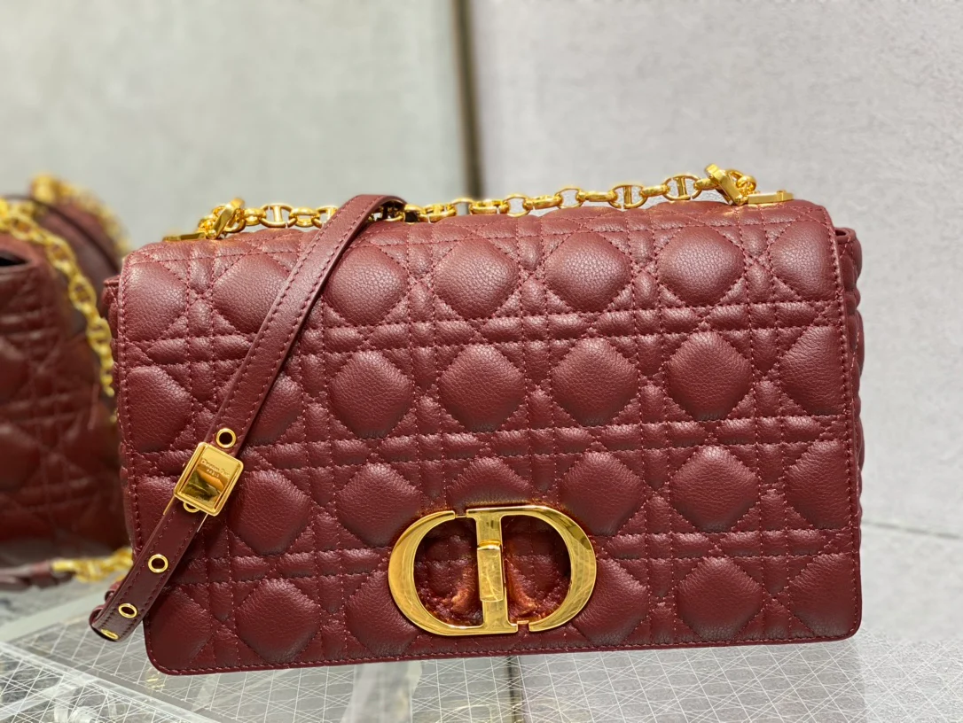 Стеганая телячья кожа Dior Caro, большой размер, бордовый цвет.