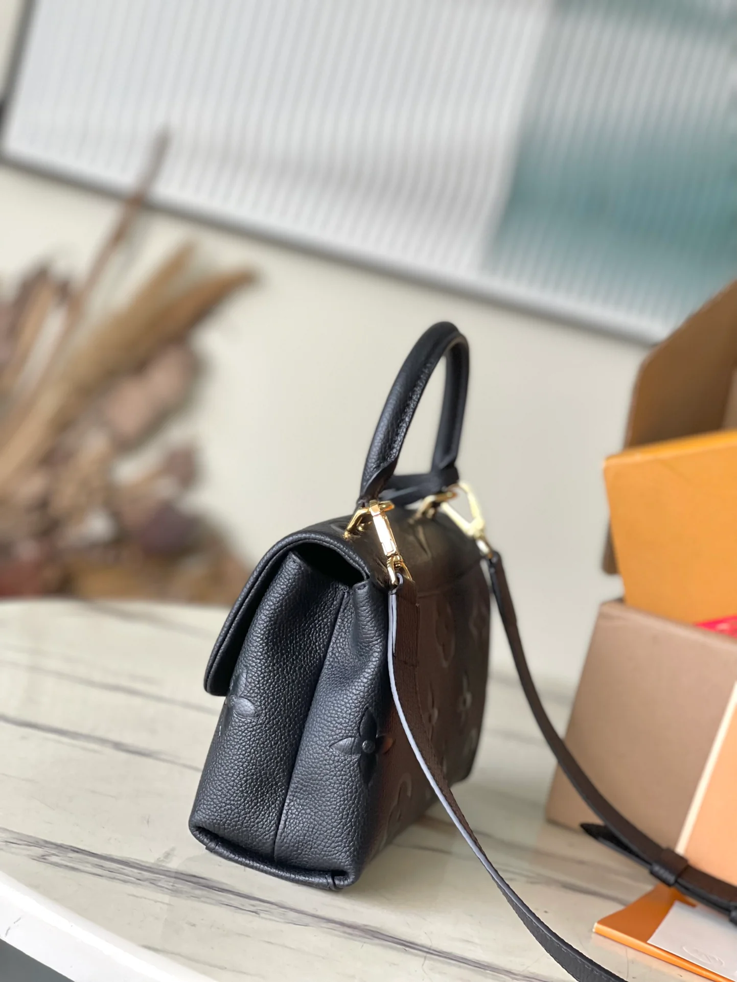 m45977-LV-madeleine-bb-handbag/crossbody bag-black