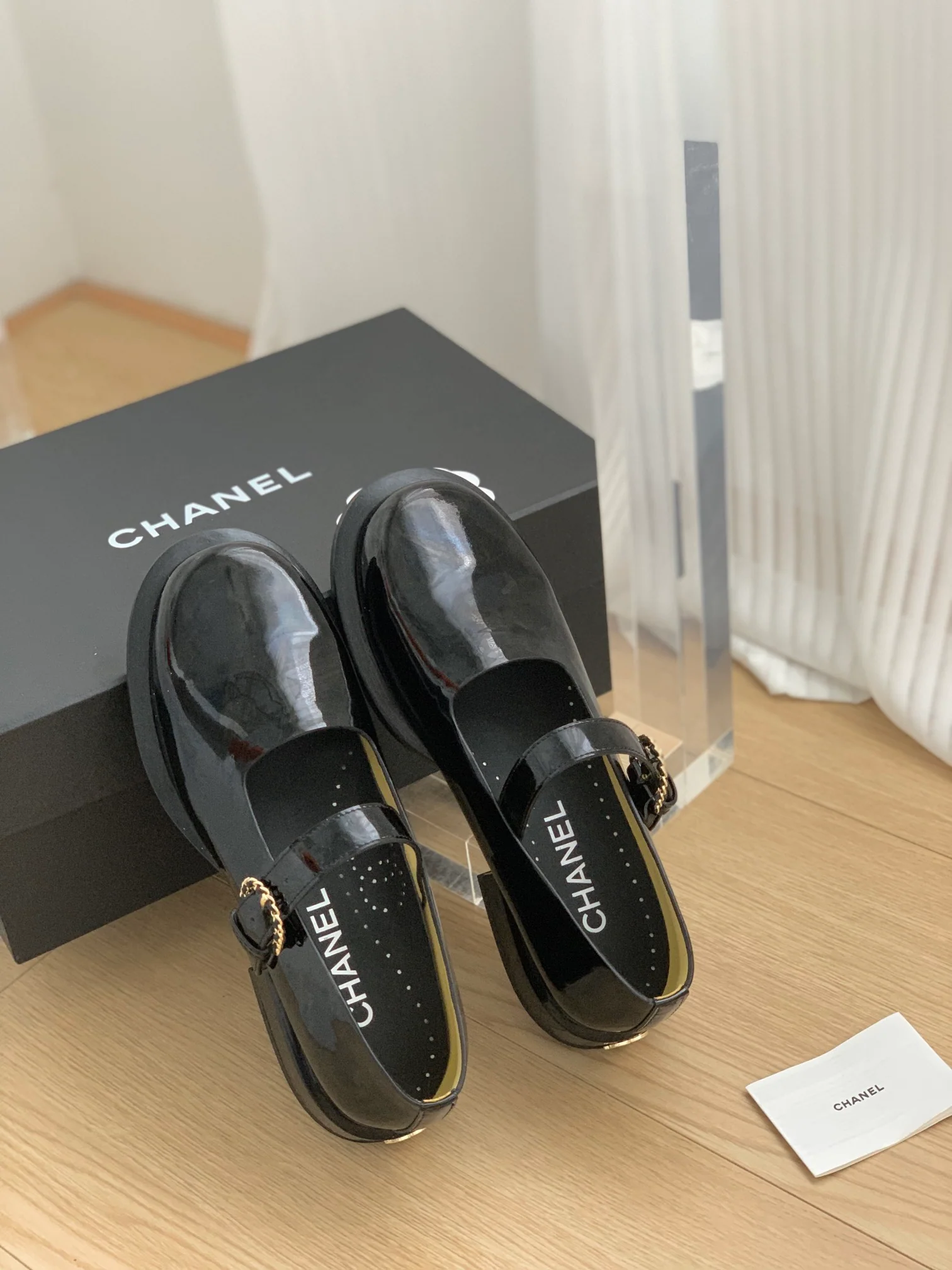 Новинка сезона осень/зима 2023 от Chanel - туфли Мэри Джейн - черные.