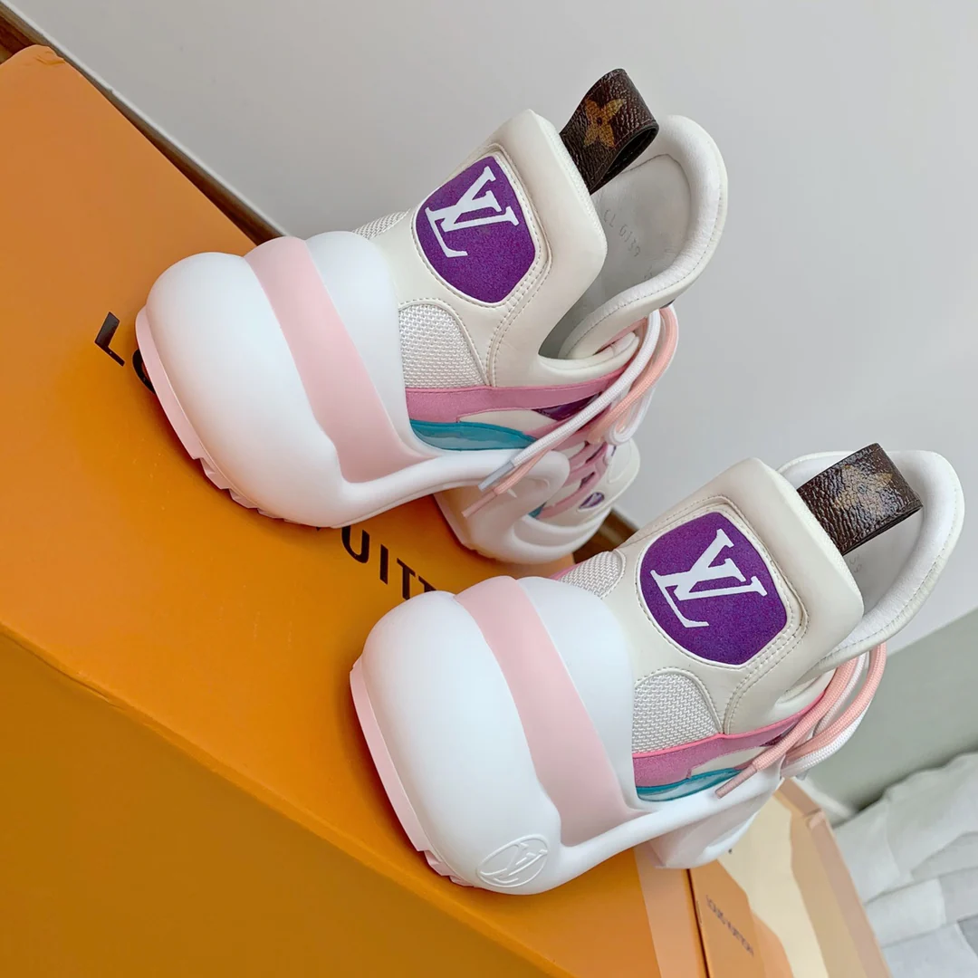 Серия LV-Archlight - Новые кроссовки для папы - 3