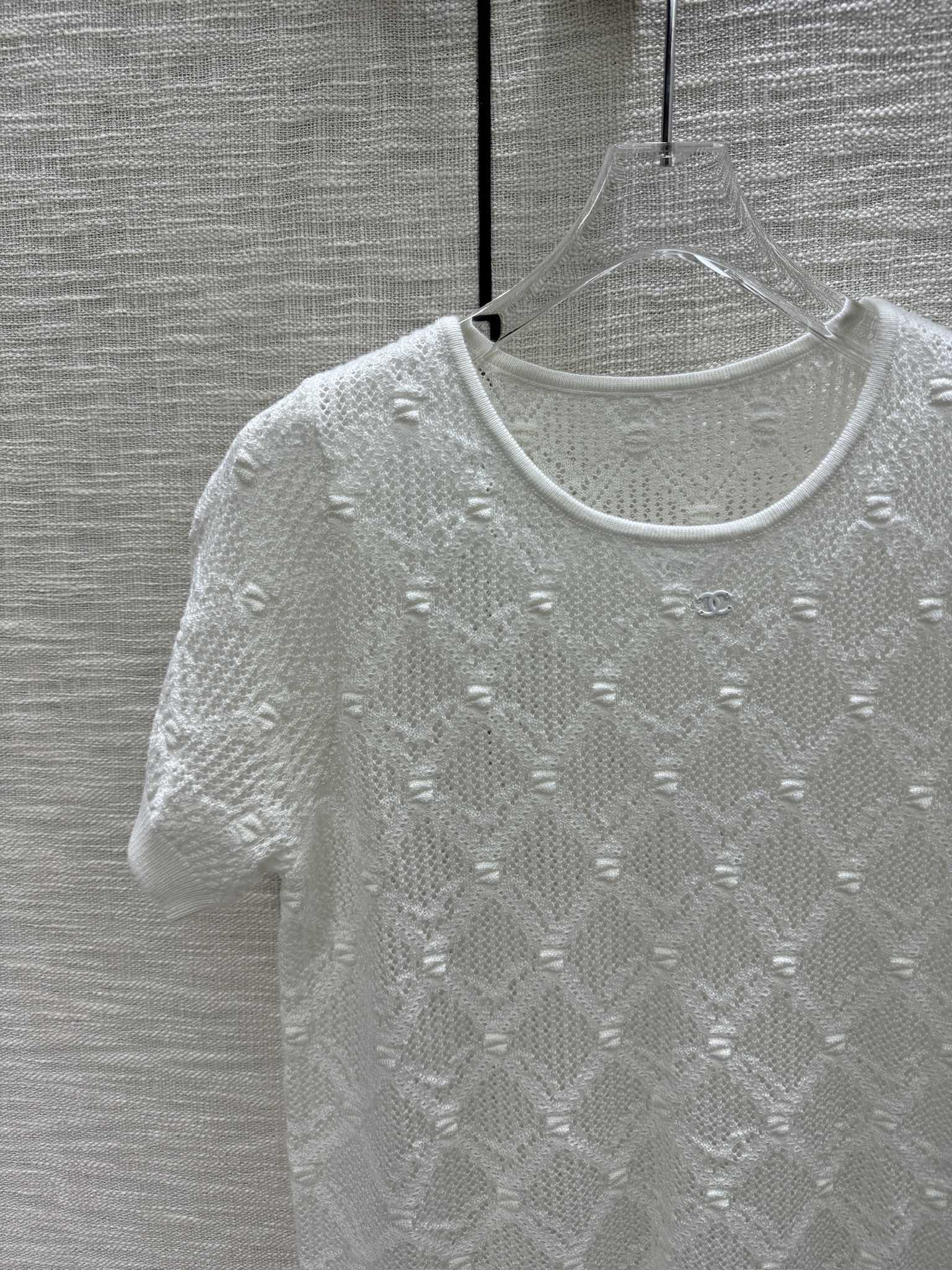 Chanel 2403 - Трикотажное платье с коротким рукавом и ромбовидным узором - Белое