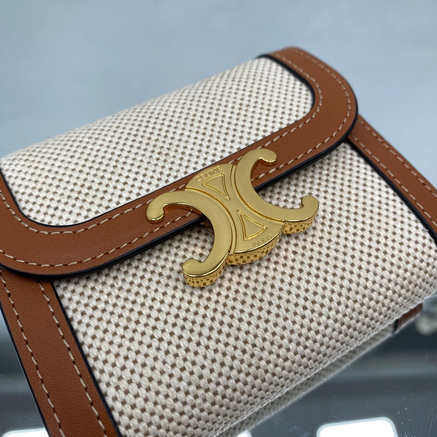 Celine-TRIOMPHE 翻盖卡包钱包 帆布白