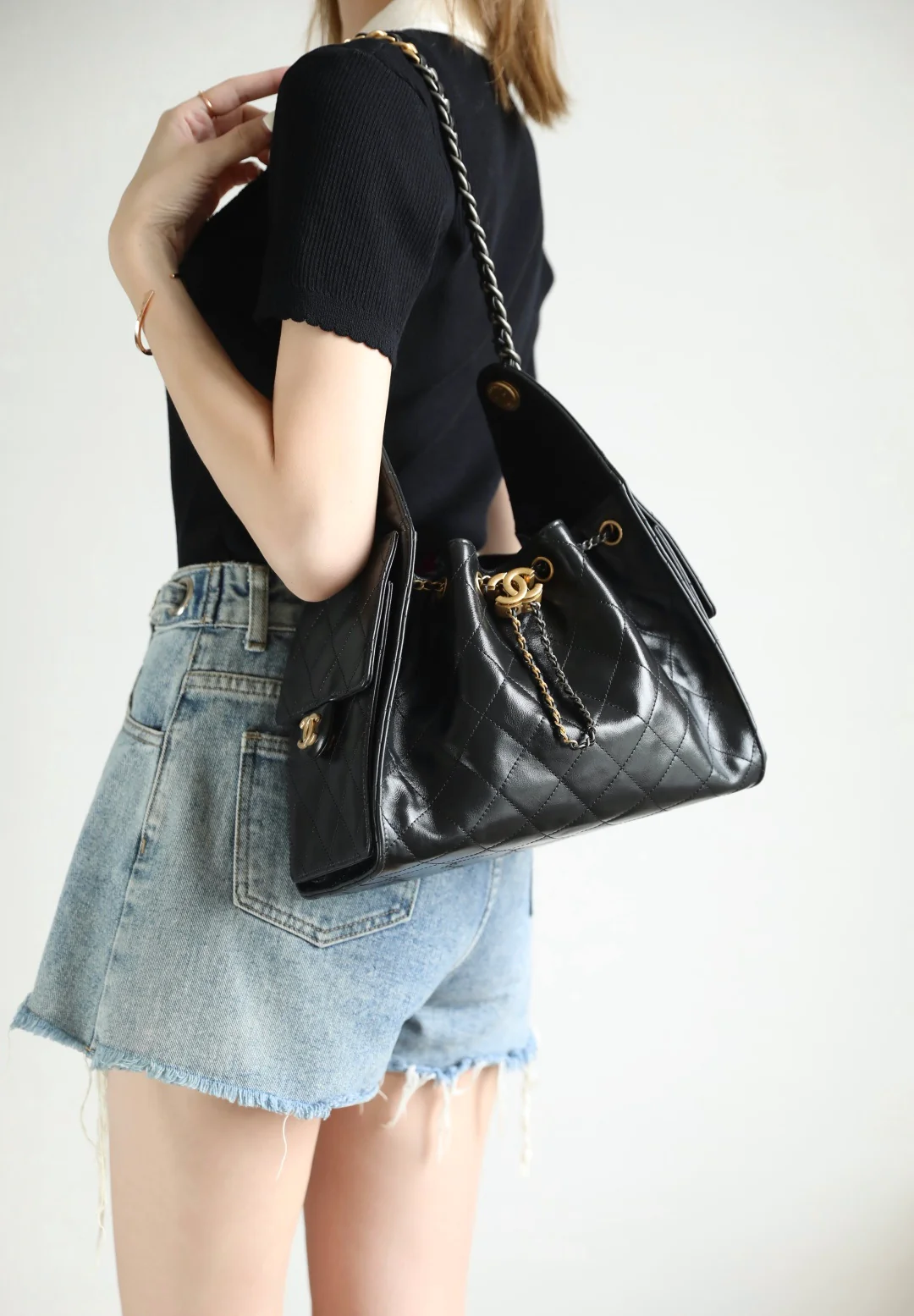 Chanel - ??? - Черный с цепочкой 