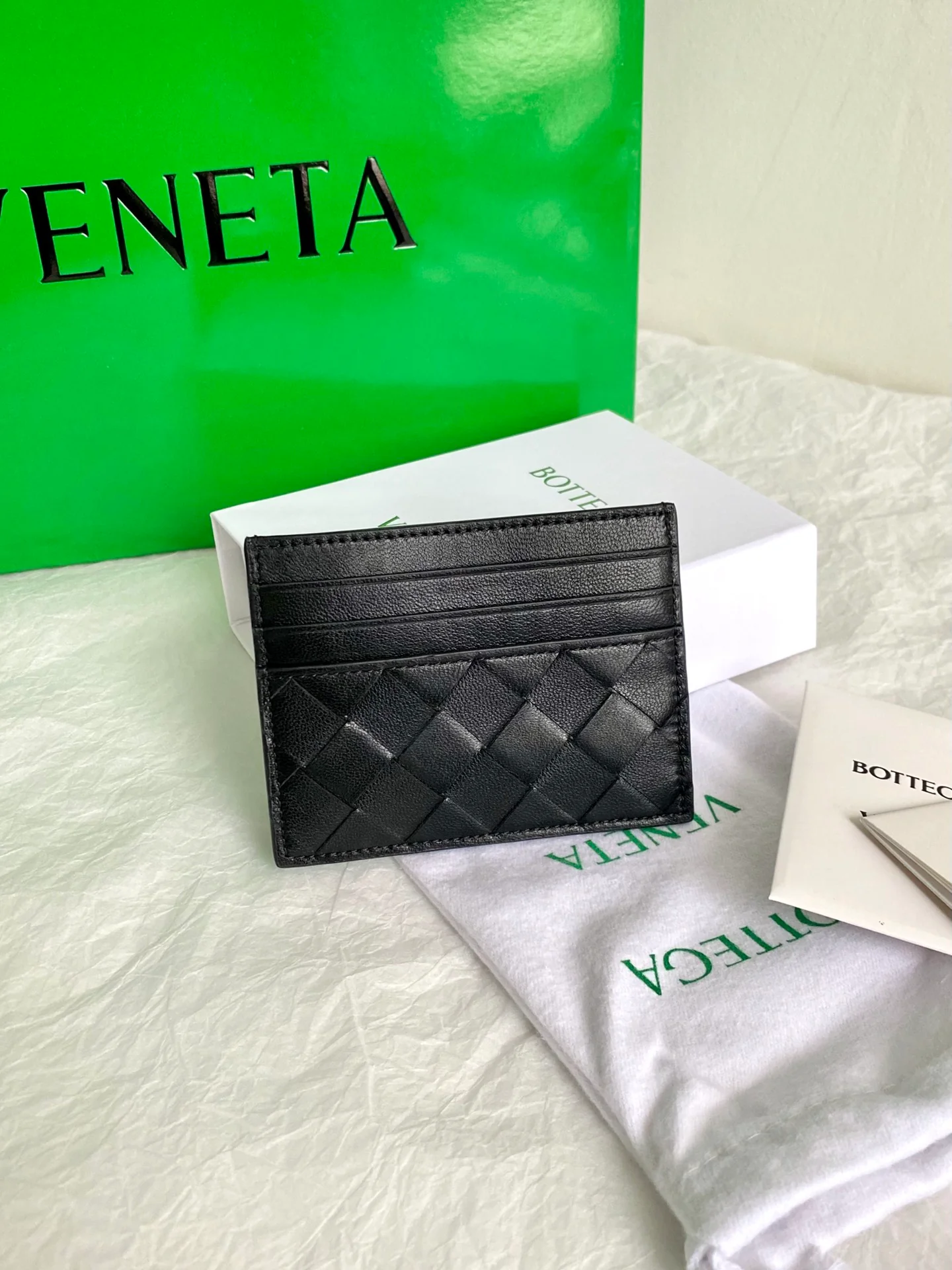 BV-小格子 卡包 小羊皮 11.5x7.5cm 黑色