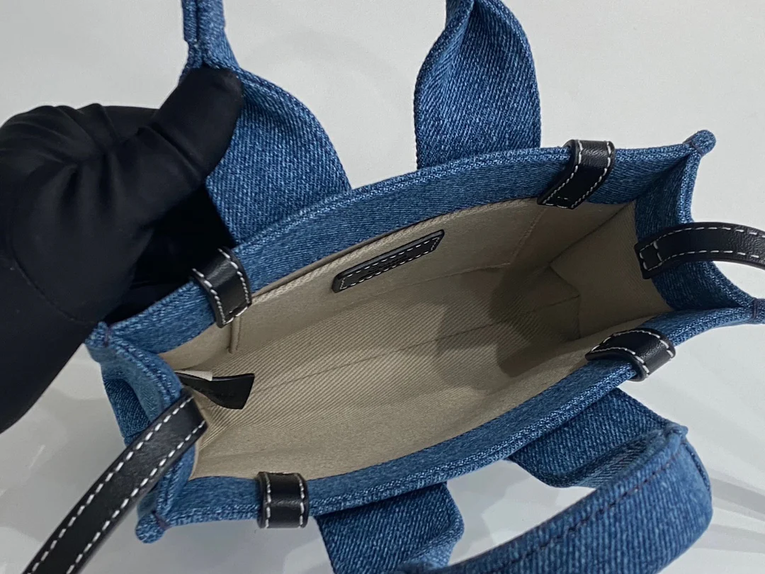 Новинка весны 2023 года от Chloe - Сумка-тоут Woody - Джинсово-синяя - Мини