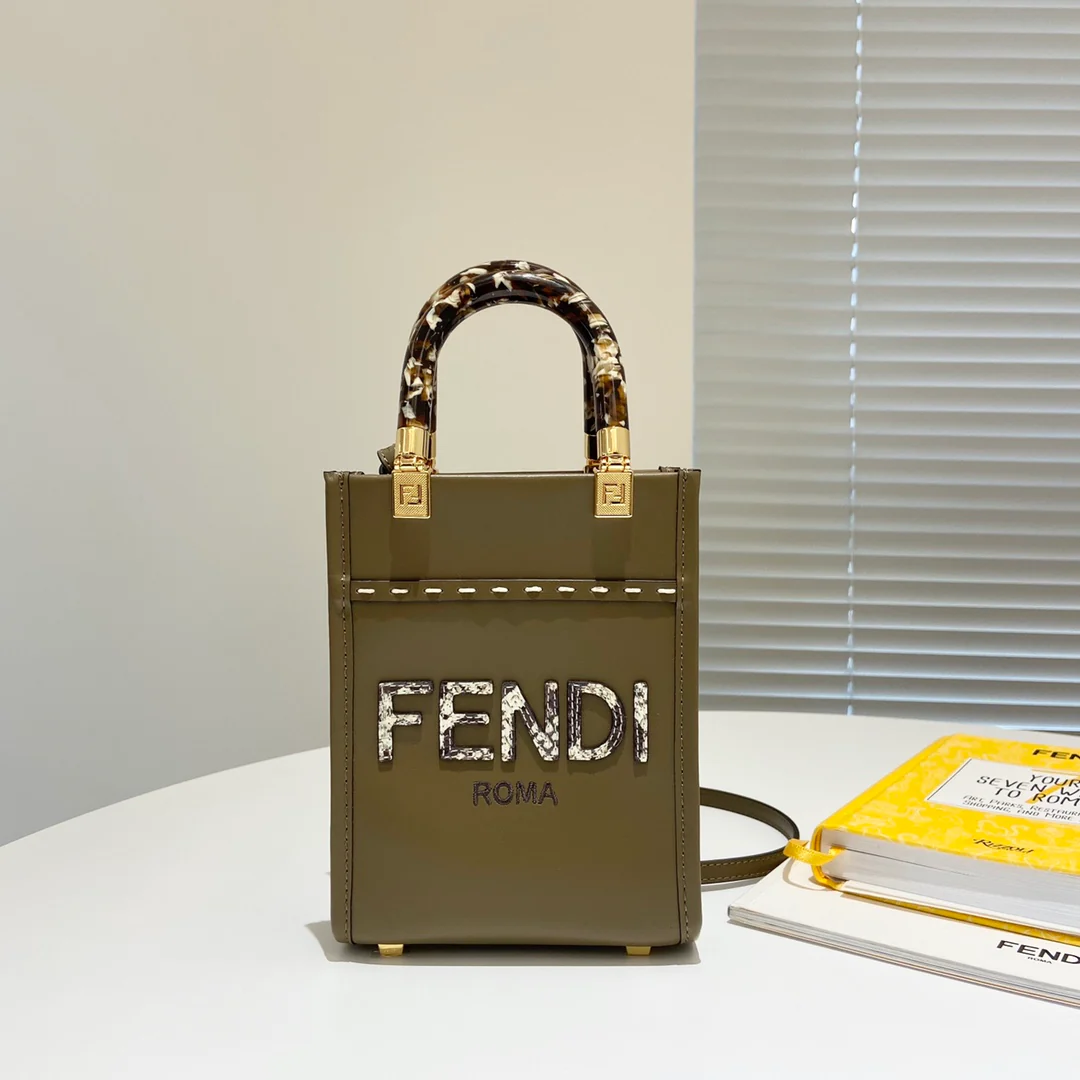 Мини-сумка Fendi Sunshine из коричневой змеиной кожи с принтом