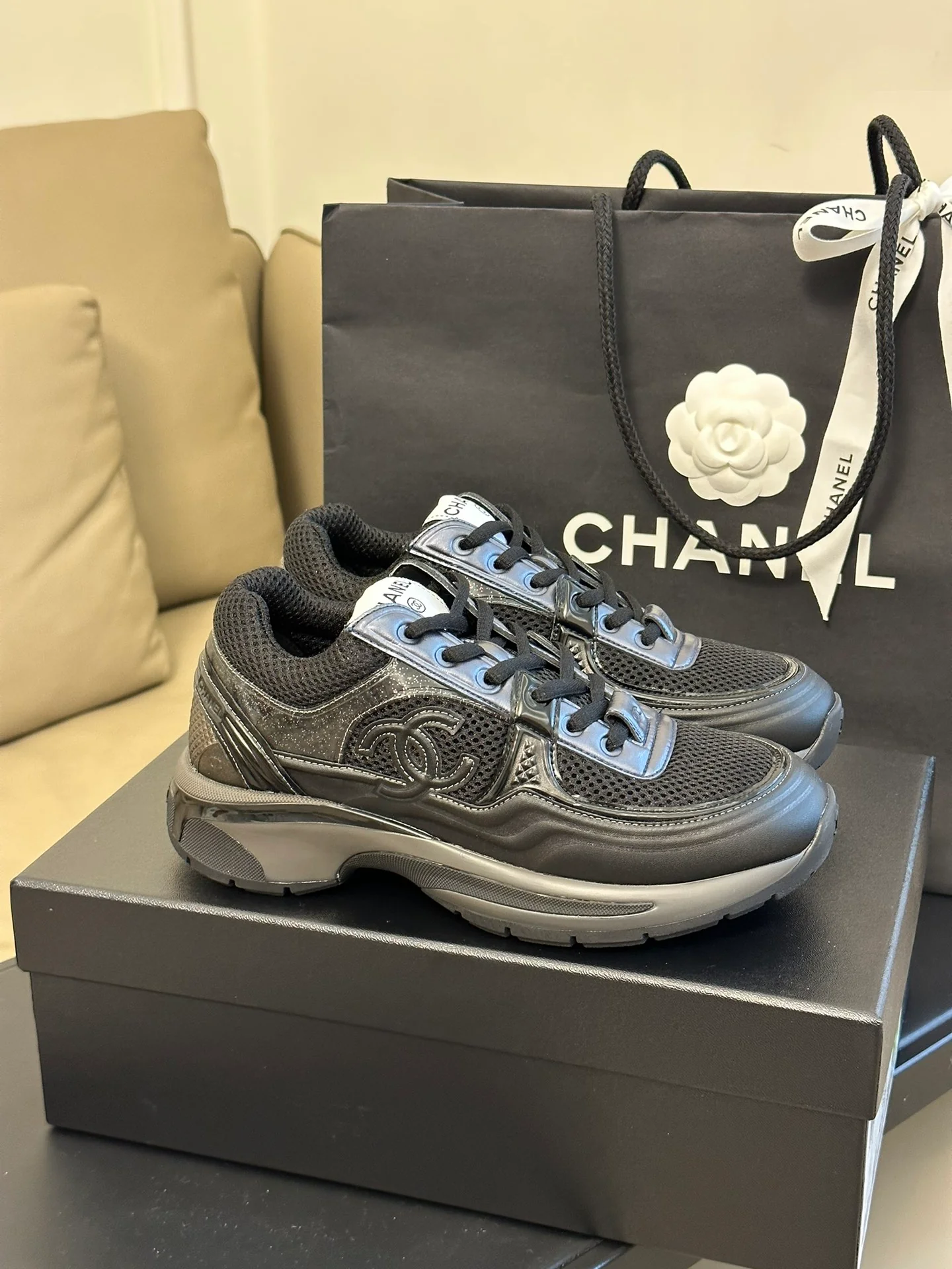 Новинка сезона осень/зима 2023 от Chanel - Кроссовки - Улучшенная версия - Черные