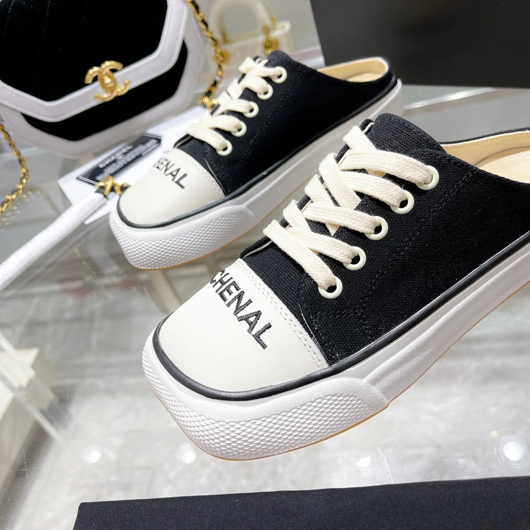 Chanel - Черные парусиновые тапочки