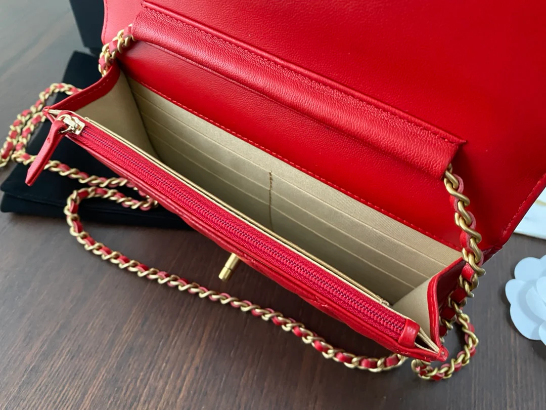 Chanel - Golden Ball woc