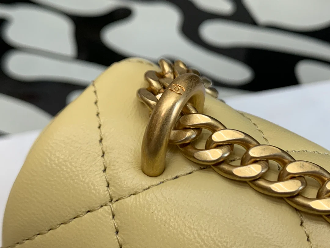 Chanel Новинка 2022 года - Квадратная сумка-мешок с эмалированной пряжкой - 2 шт.