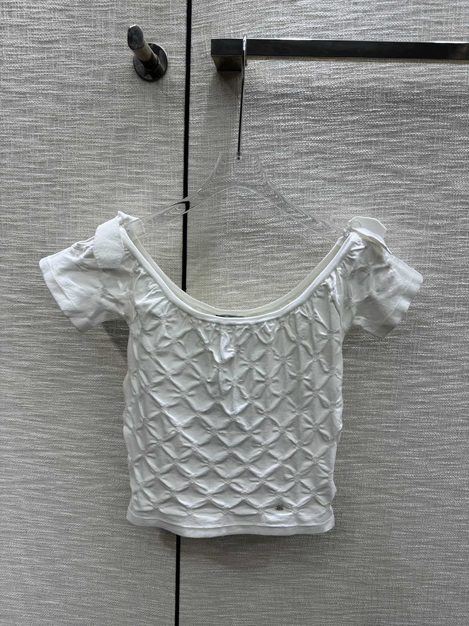 Chanel 2403 - Футболка с коротким рукавом из фактурного трикотажа - Белая