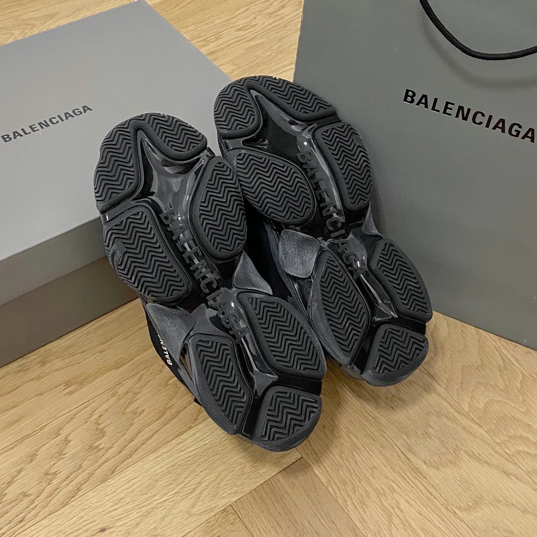 Кроссовки Balenciaga Triples Cushion Chunky