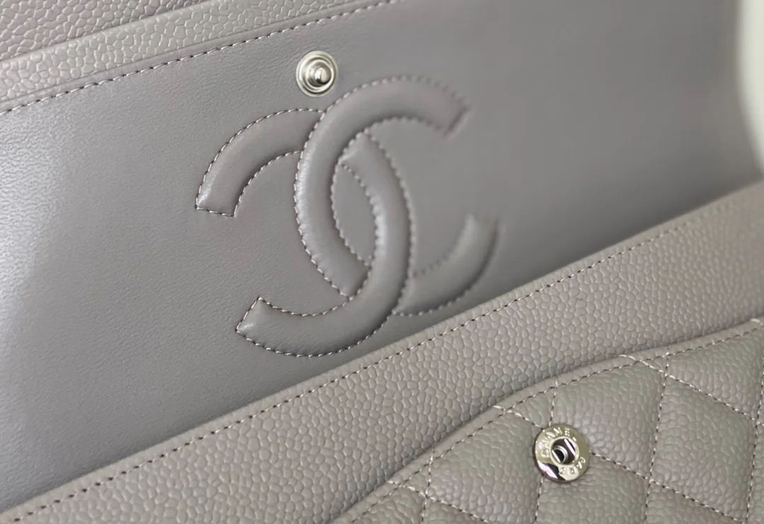 Chanel - Икра - Сумка CF - Серая с серебряной пряжкой - 25 см