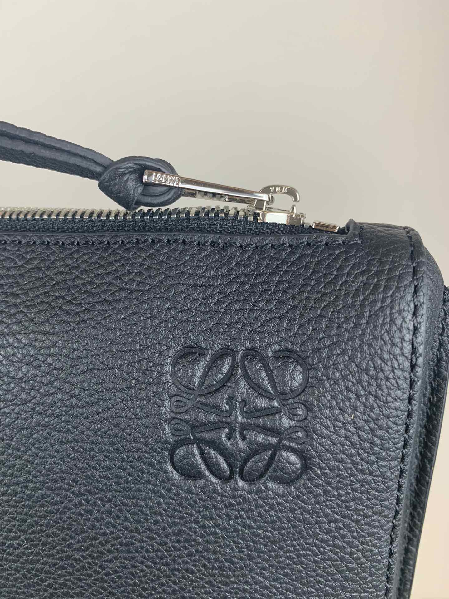 Loewe-goya-simple-briefcase-1