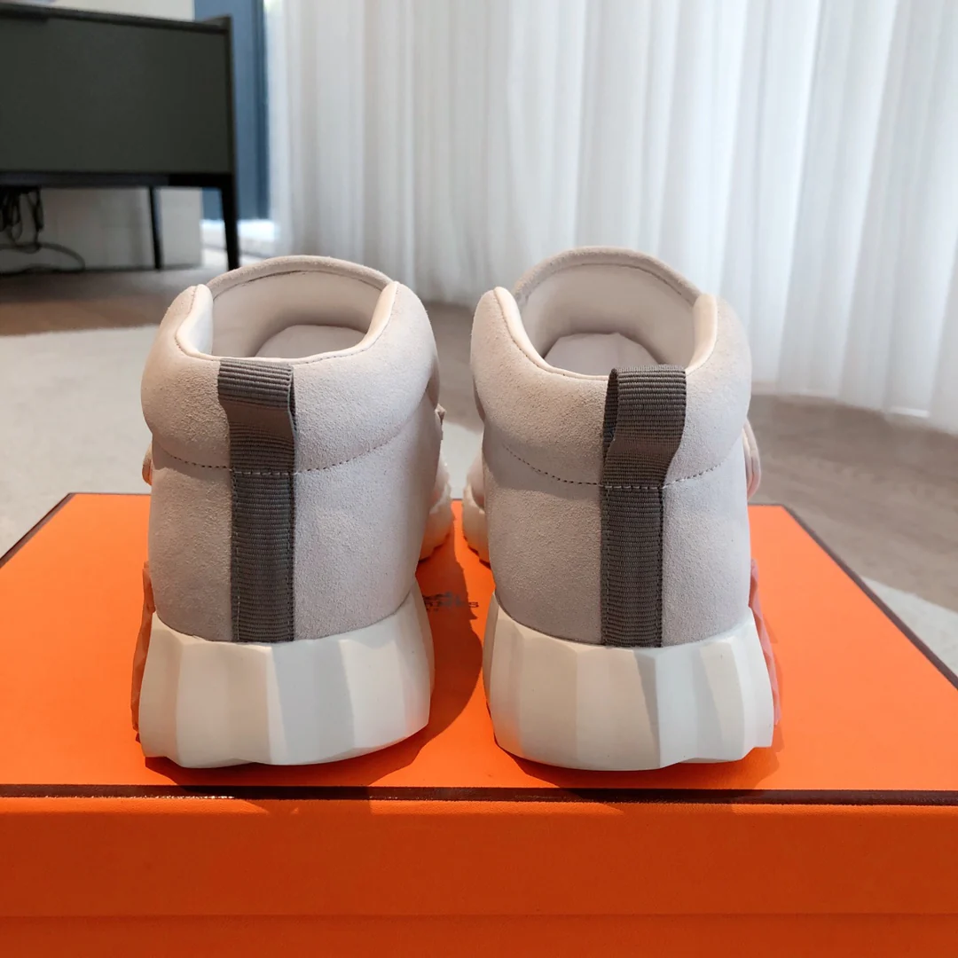 Новые кроссовки Hermes Giga 2023 года - унисекс - белые