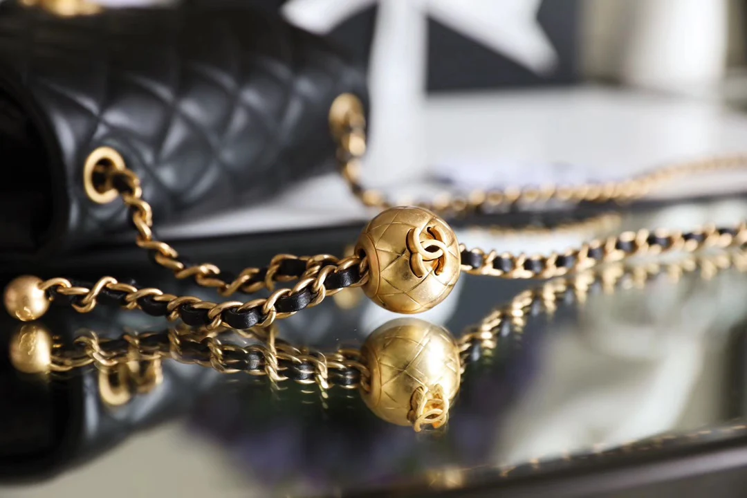 Сумка Chanel Gold Globe Square Fat Flap Bag - черная