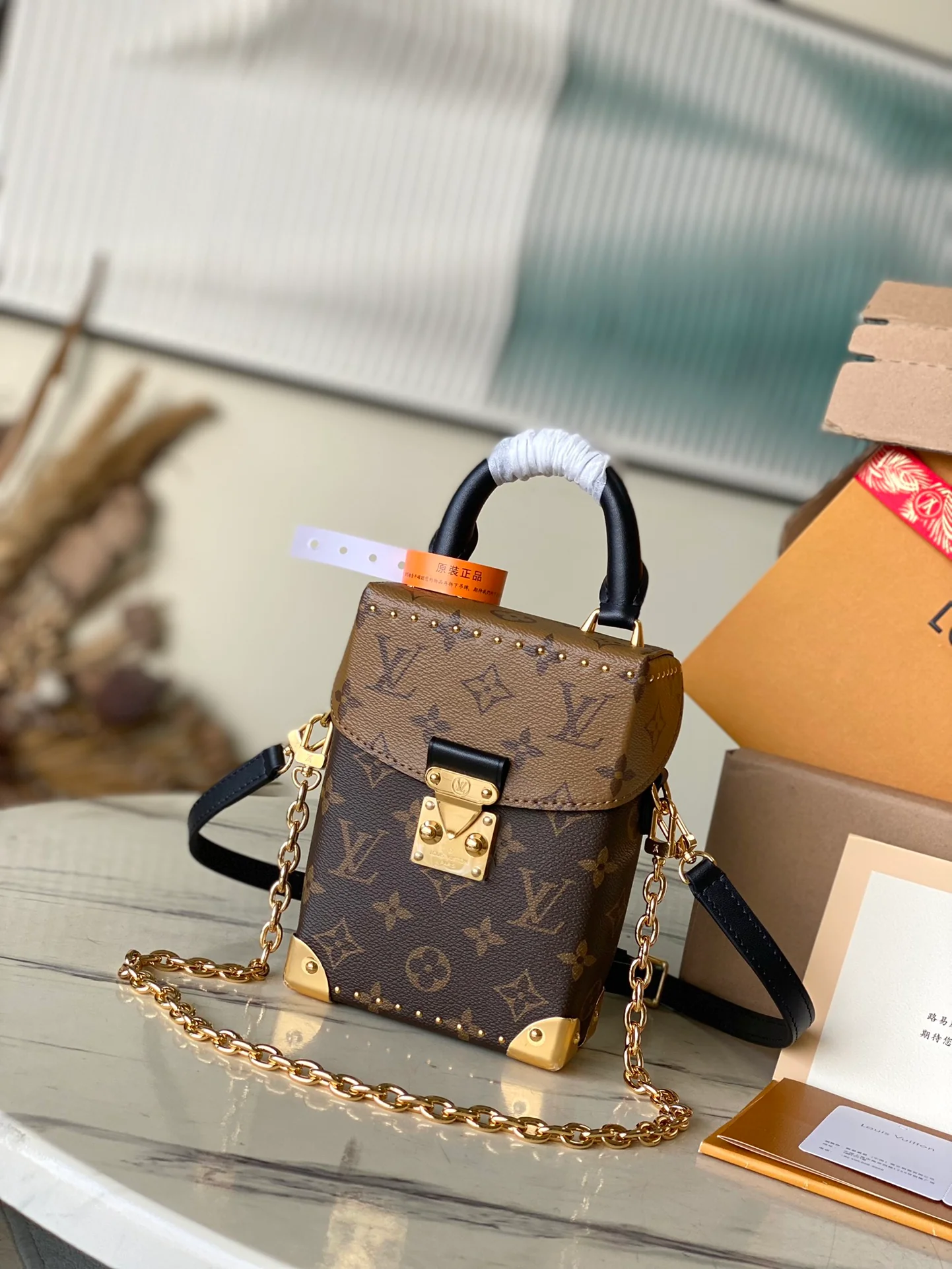 m82465-LV-camera-box-small box bag