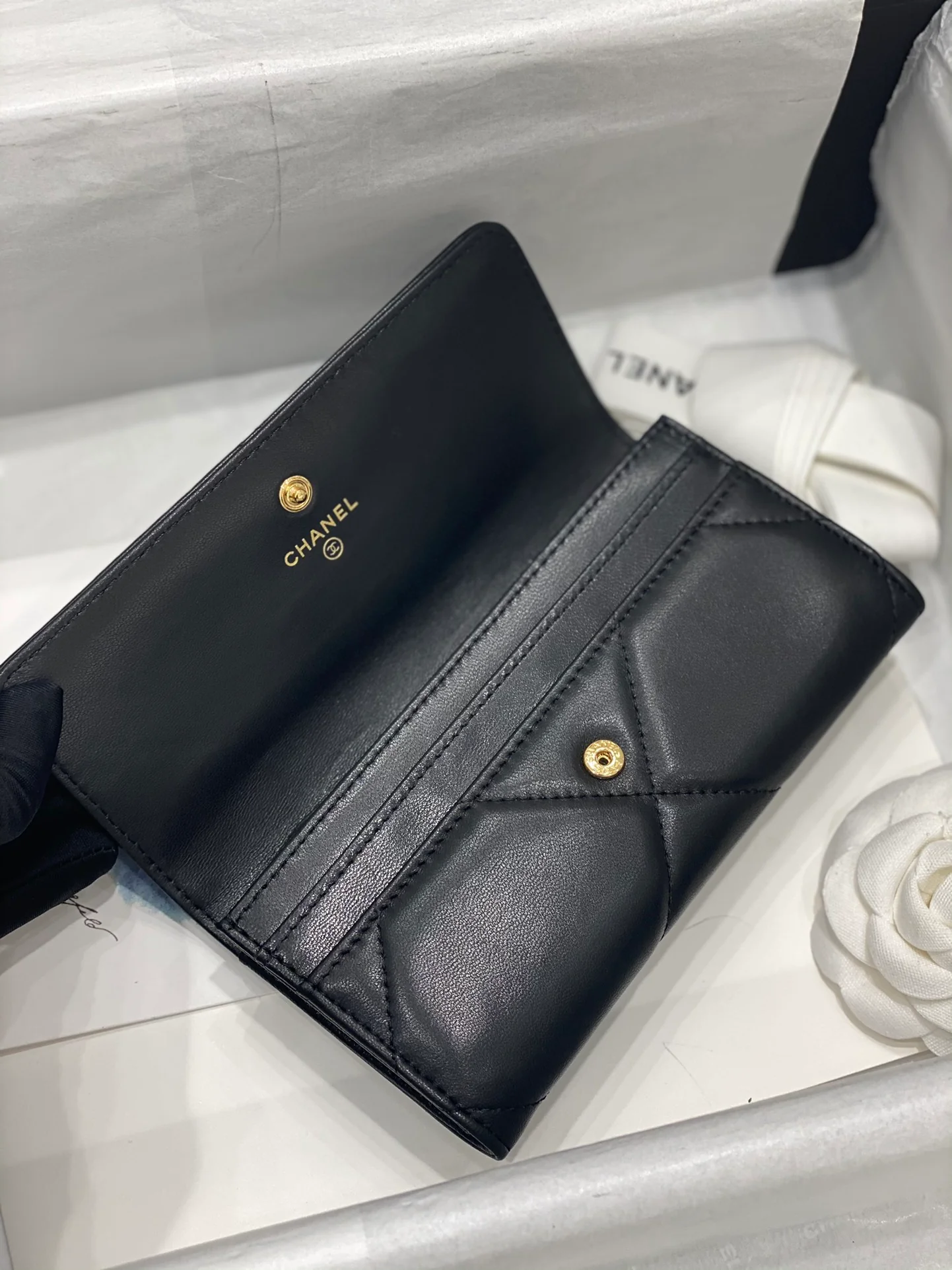 Chanel-19系列 大菱格翻盖长夹