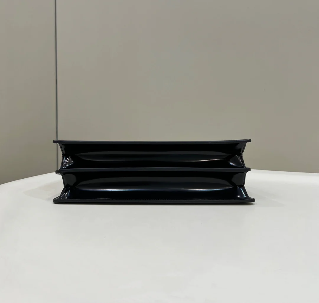 Fendi Peekaboo Cut Medium Black