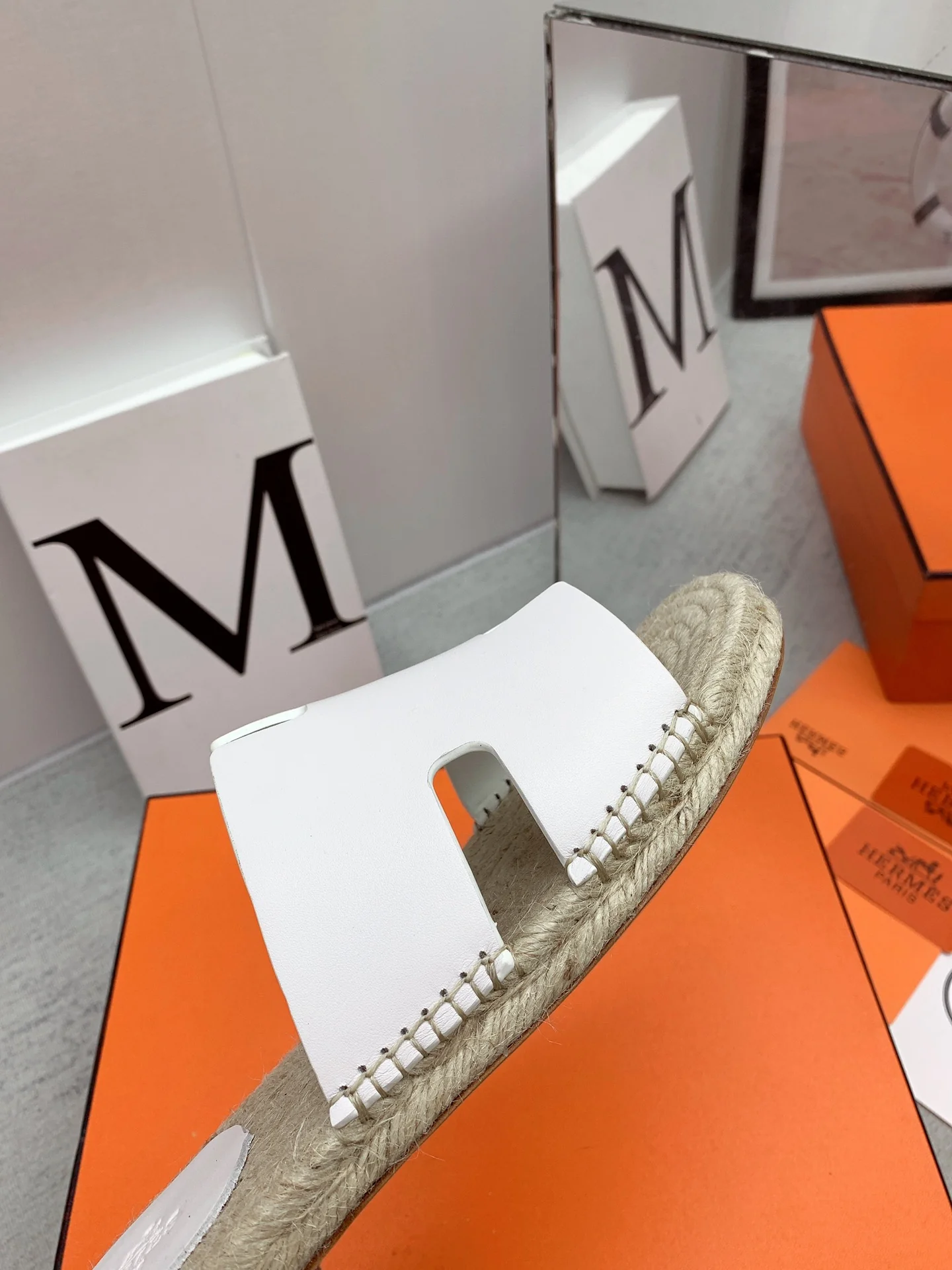 Мужские плетеные тапочки Hermes