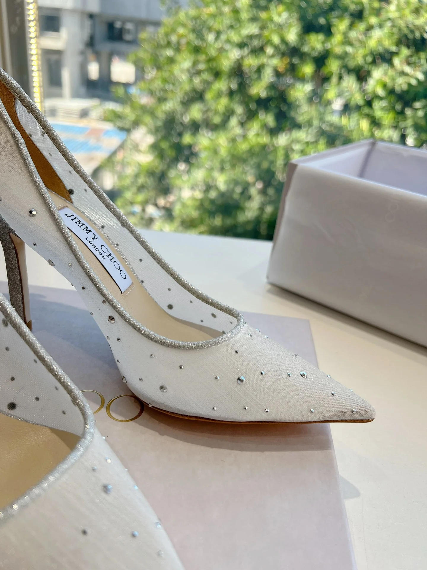 Туфли на высоком каблуке с острым носком и сетчатым верхом - Белые