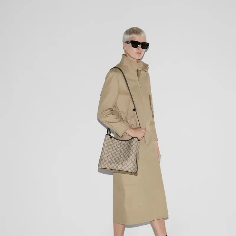 Маленькая сумка через плечо Gucci 2025 с отделкой из черной кожи - коричневая