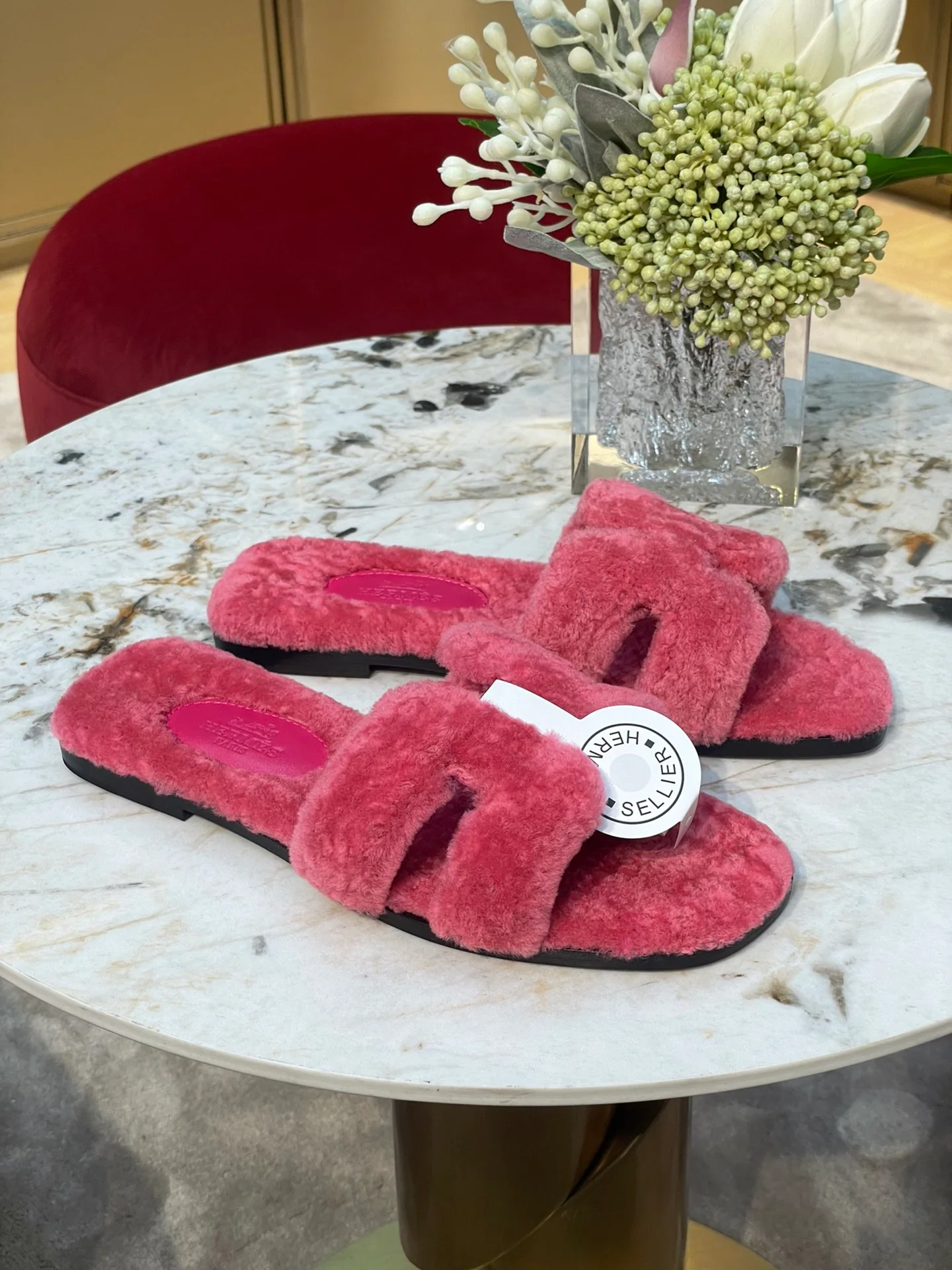 Новинка сезона осень/зима 2022 от Hermes - Меховые тапочки - Розовые