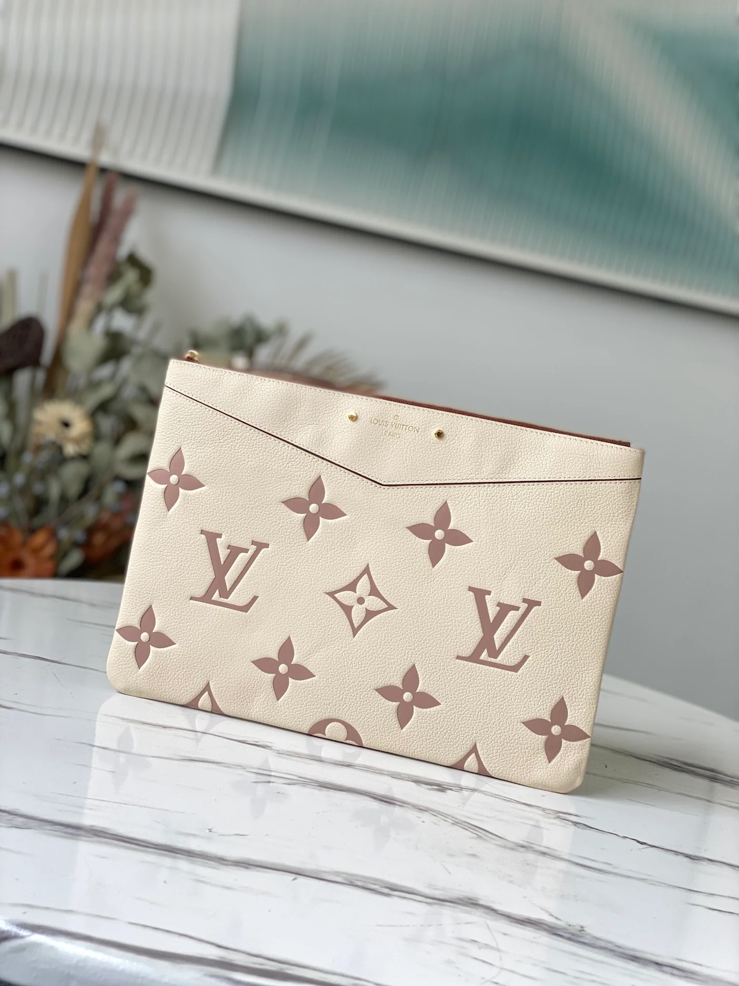 lv-m80174-daily-clutch bag