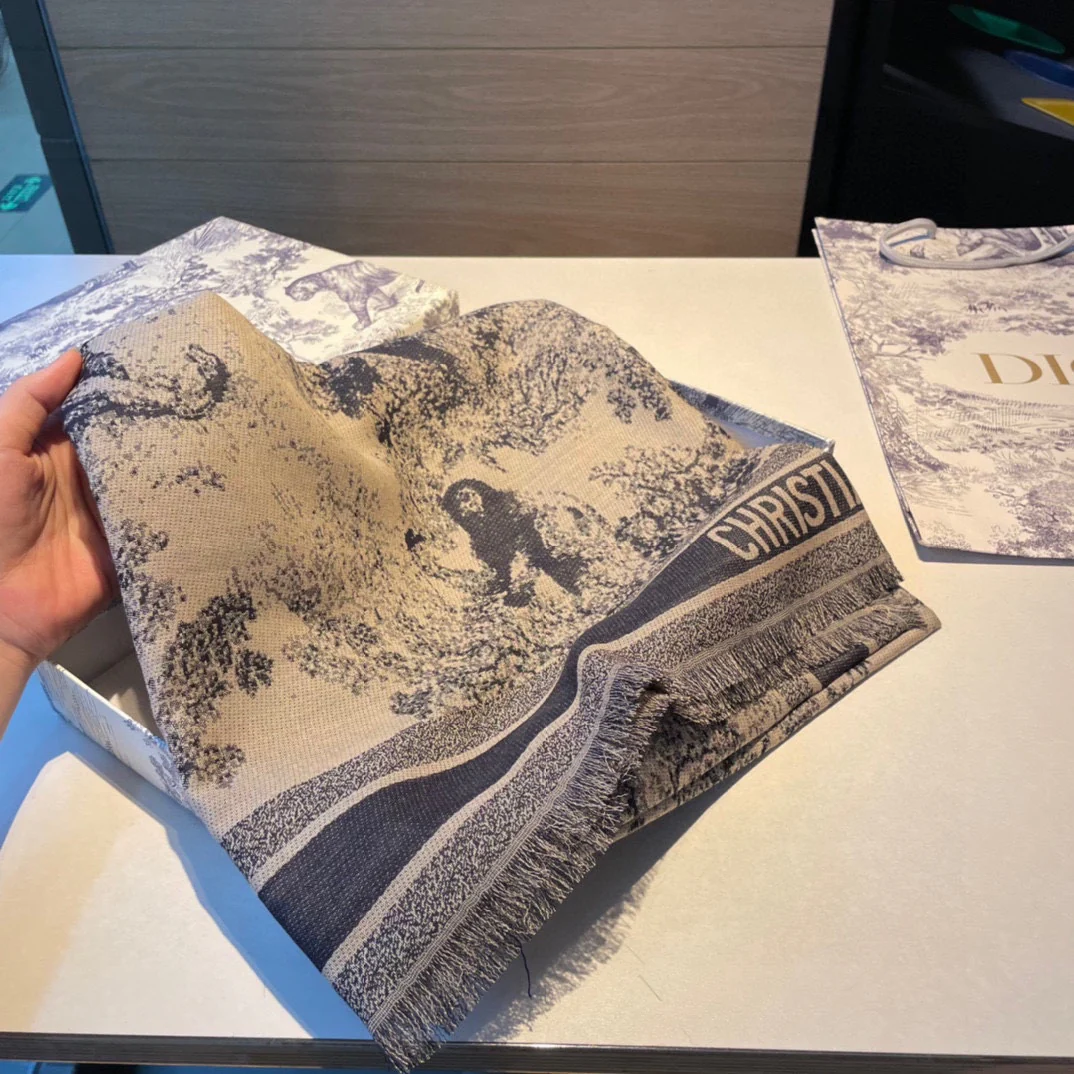 Жаккардовый шарф с изображением животных Dior Cannage — серый