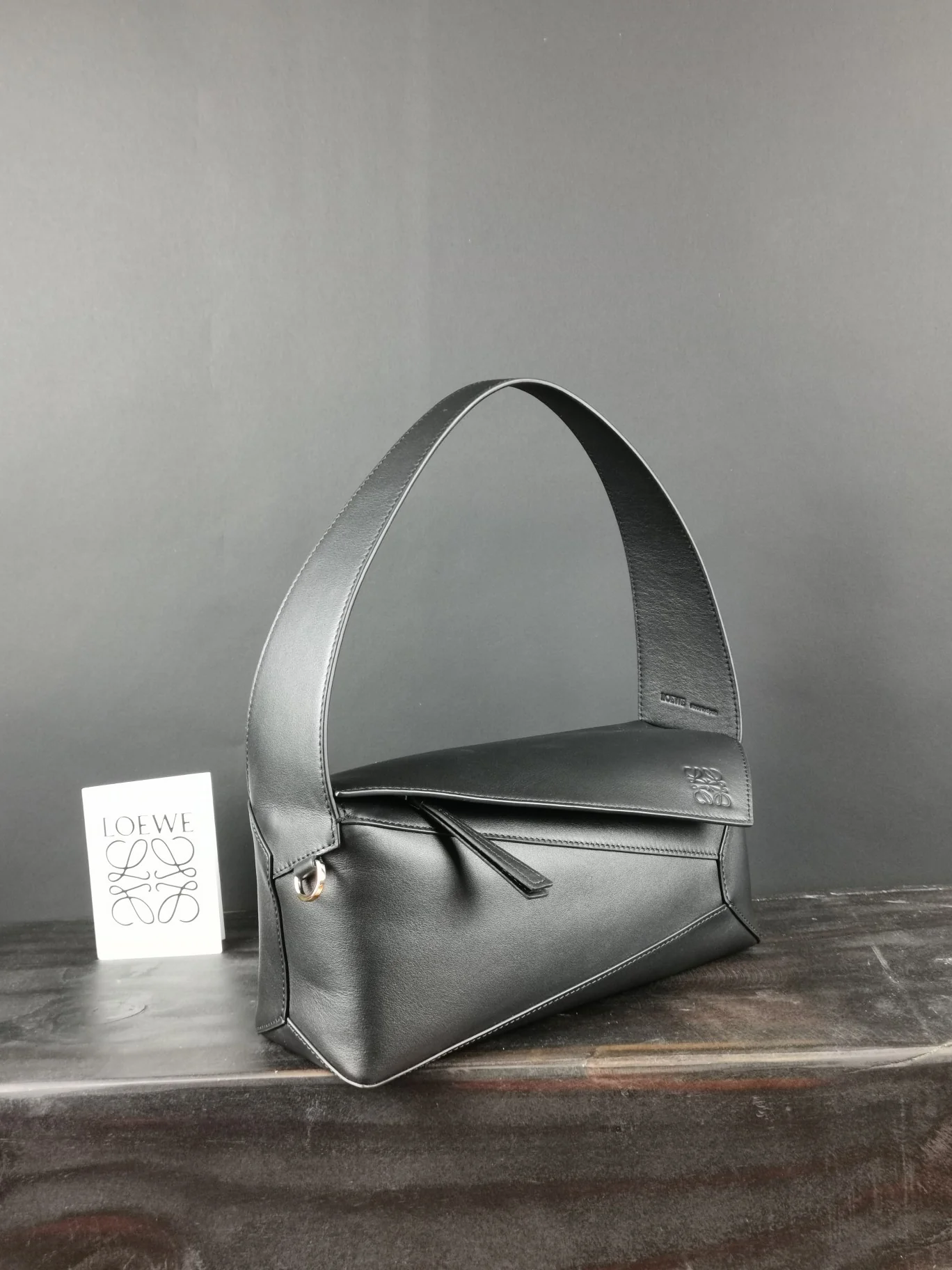 Сумка-хобо Loewe-puzzle-hobo-handbag-5