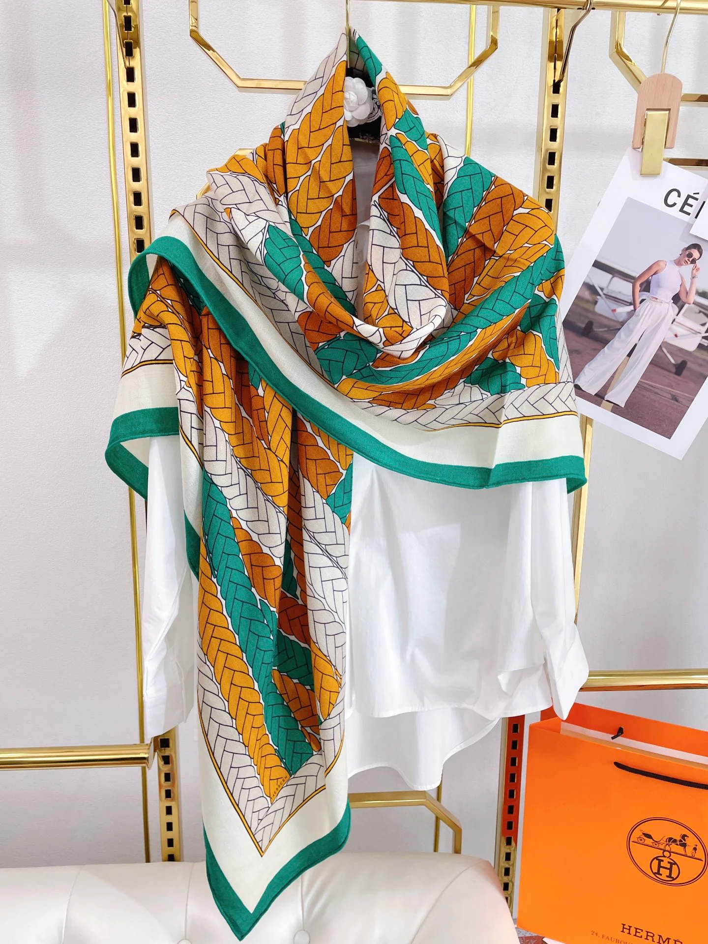 Шарф Hermes с переплетенными буквами H-H - 140 см - 70% кашемир - 30% шелк