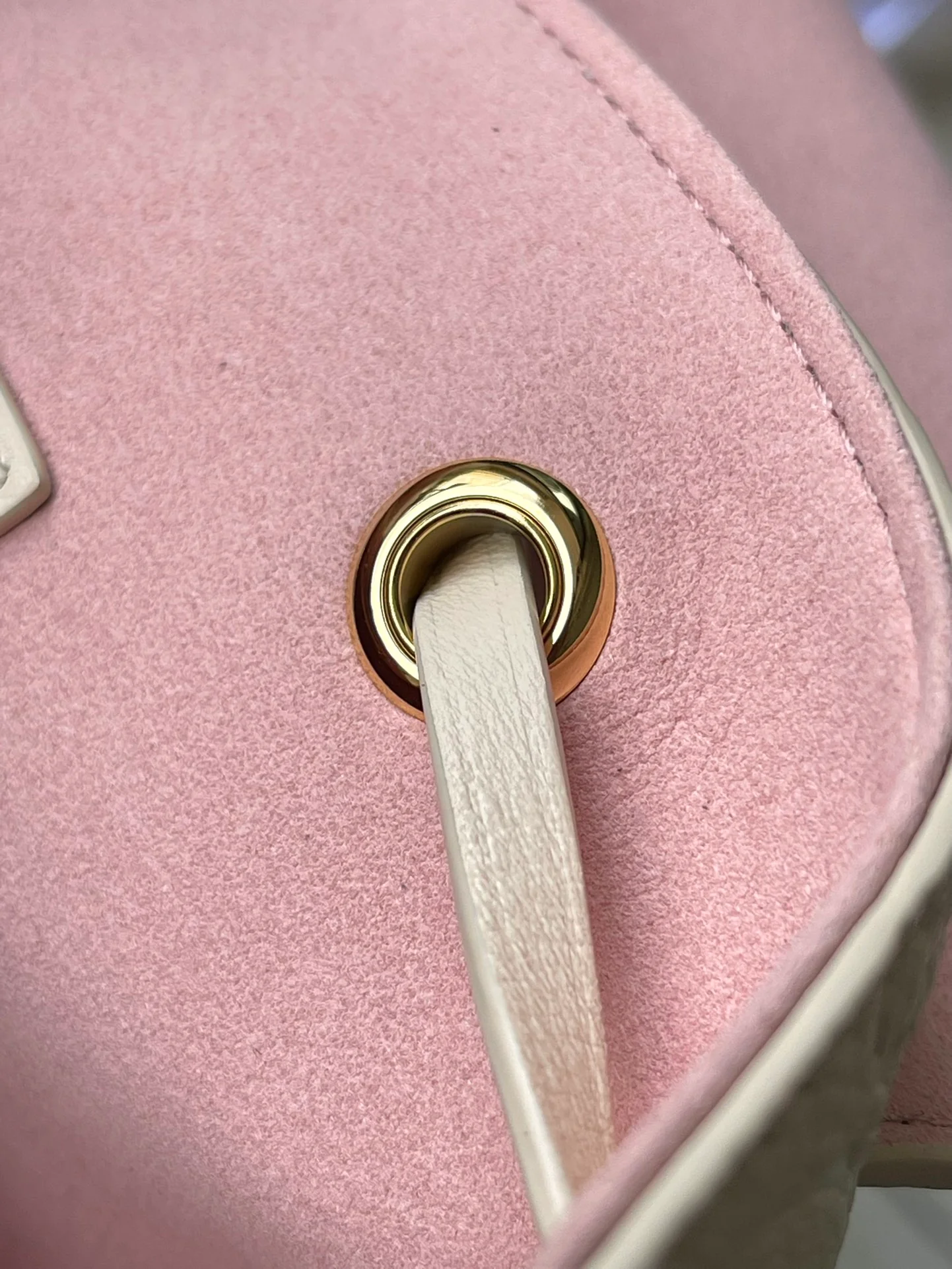 m45397-LV-own-White Backpack