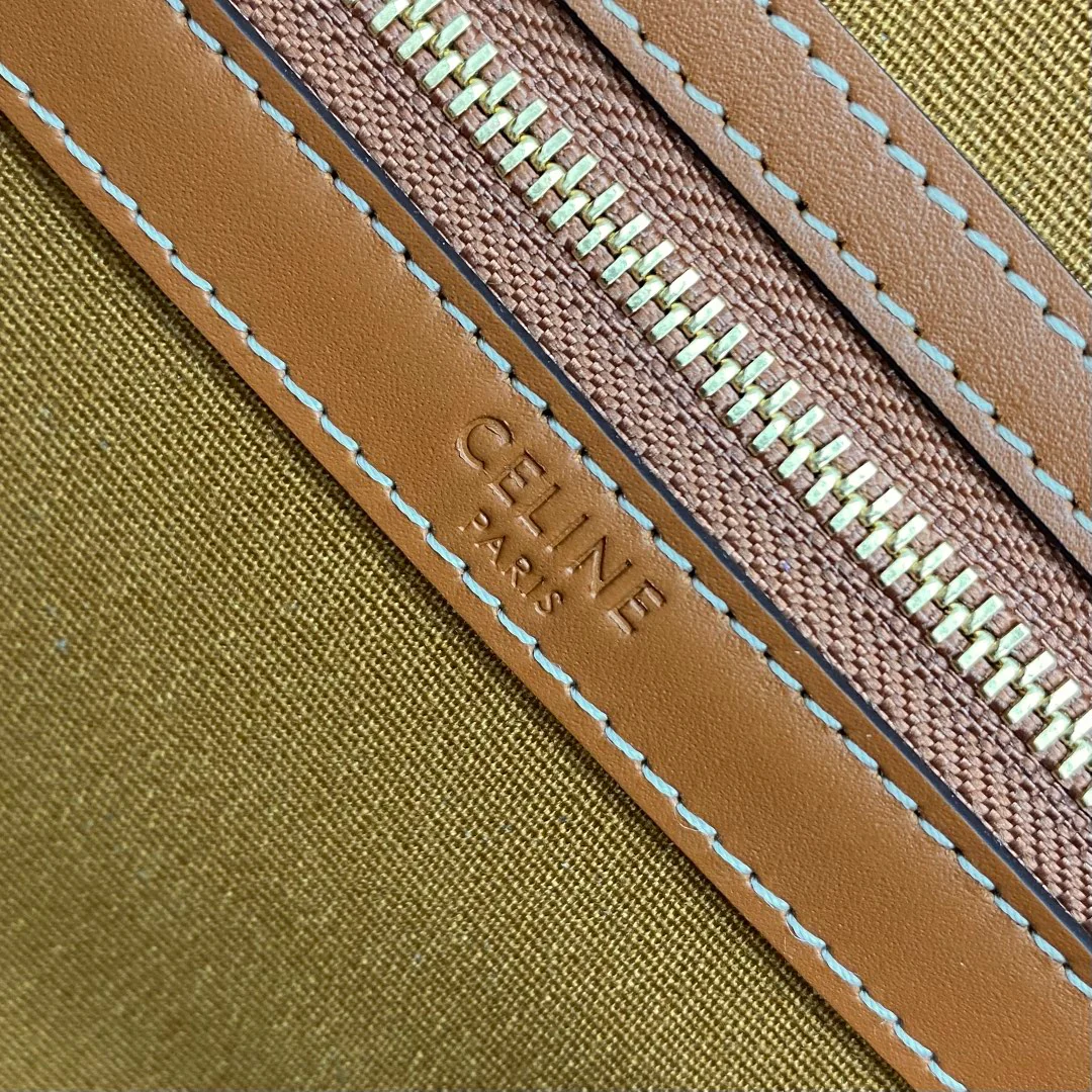 Монограмма Celine-triomphe-canvas-full-page