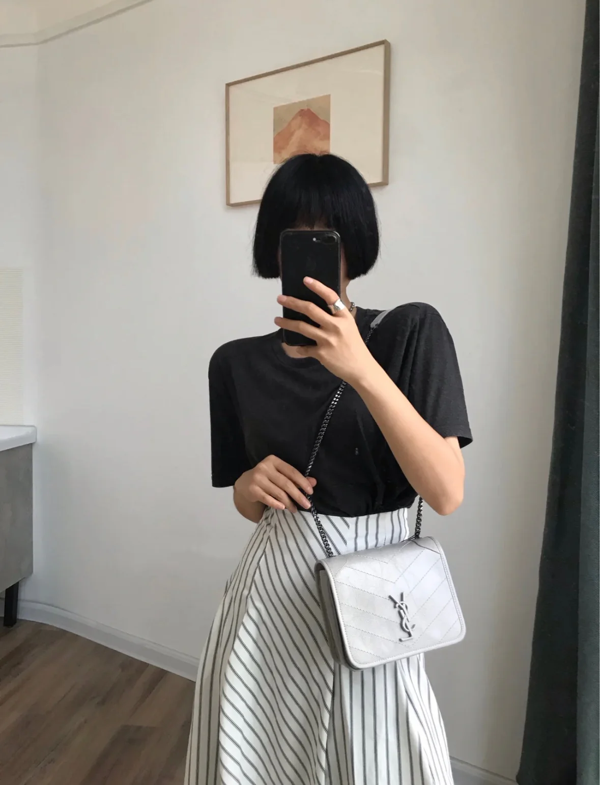 Мини-кошелек на цепочке YSL Niki, белый