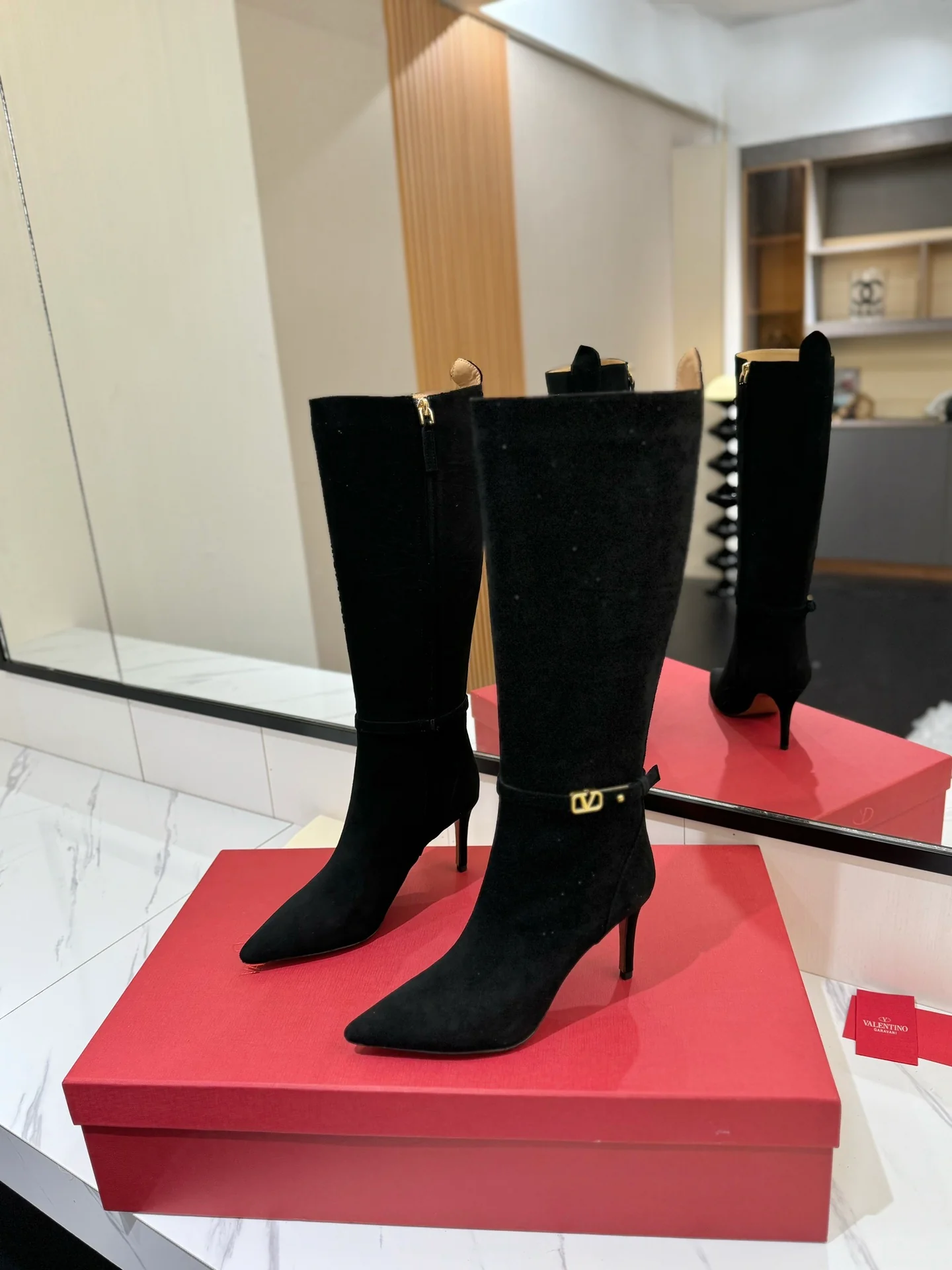 Сапоги для верховой езды на высоком каблуке Valentino 2024 — черные