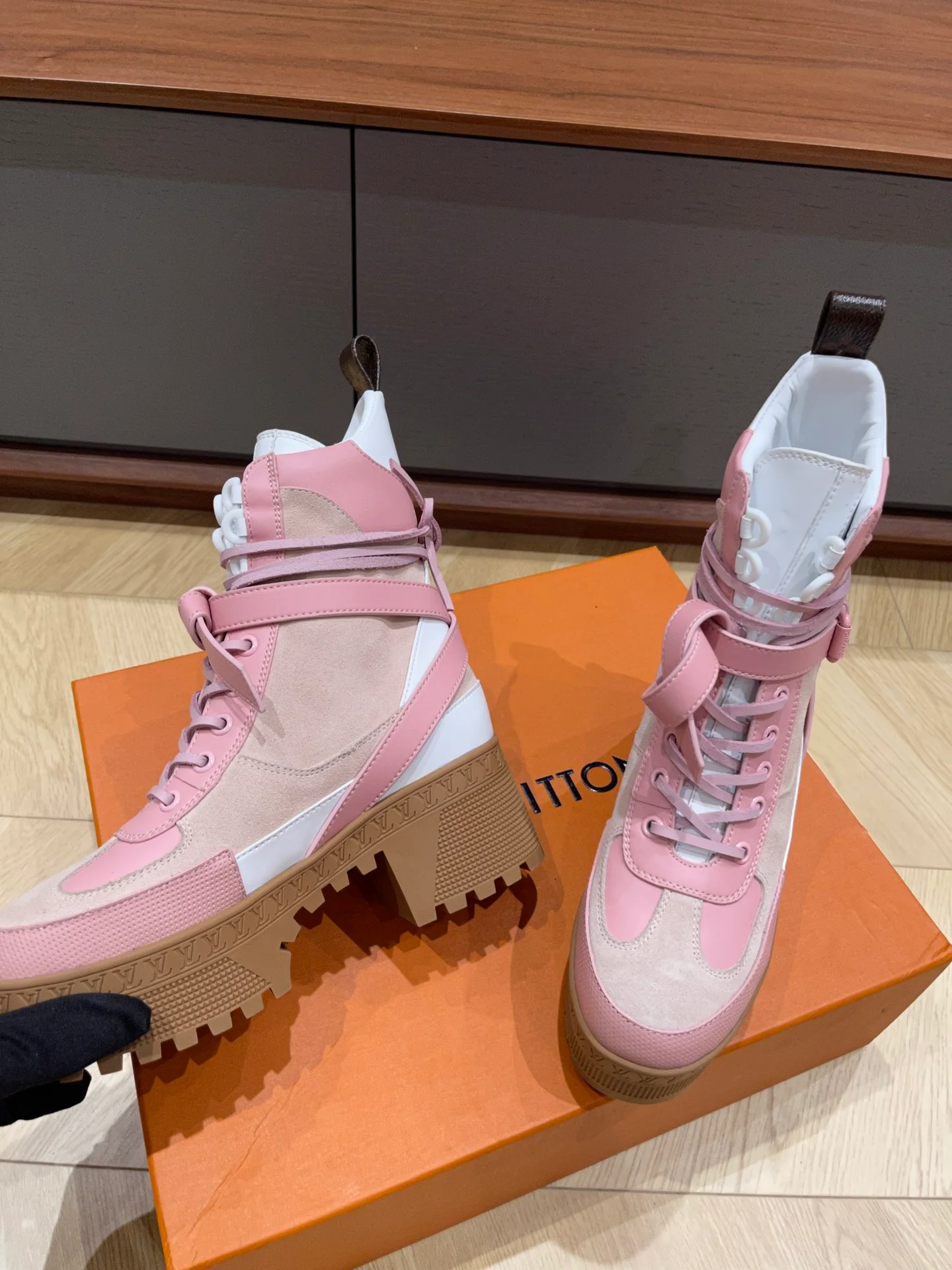 LV-2024 - Повседневные ботинки - Розовые