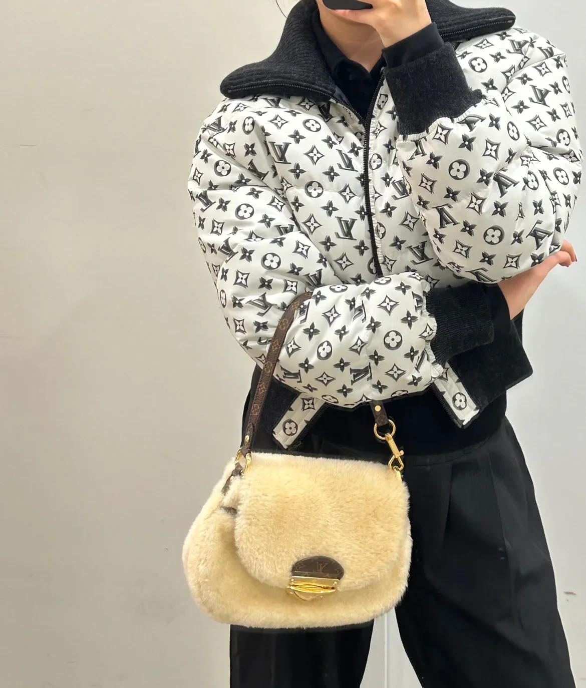 LV-m12097-sunset-Sunset Сумка из овечьей шерсти, белая