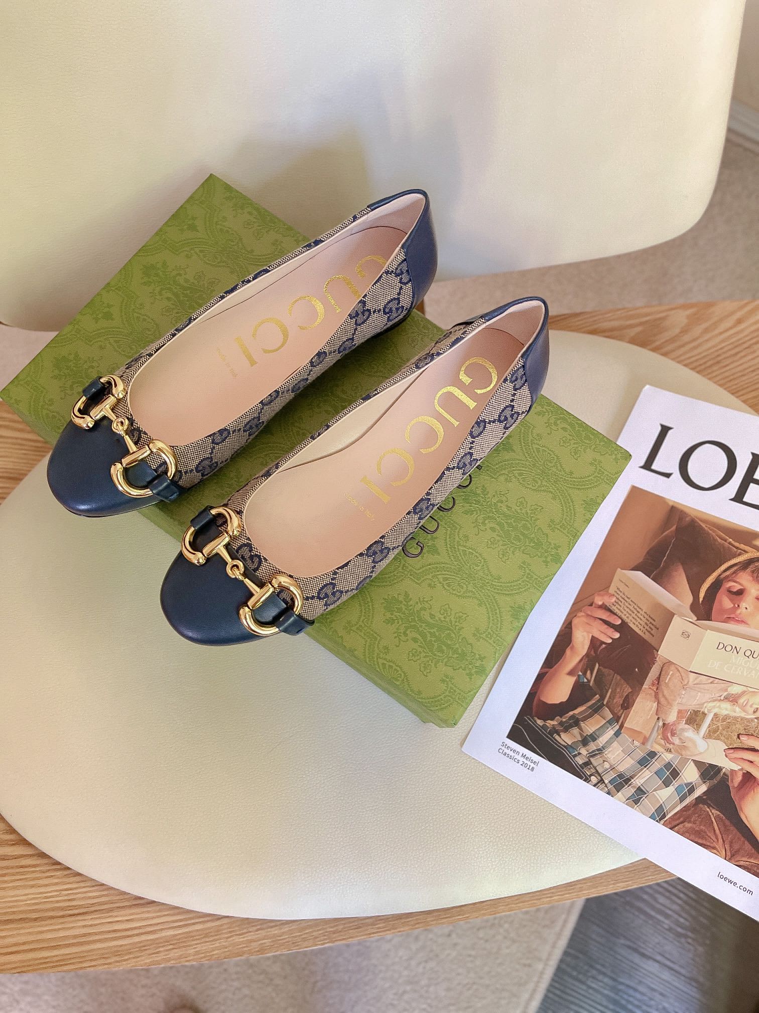 Классические уличные балетки/туфли Gucci с пряжкой