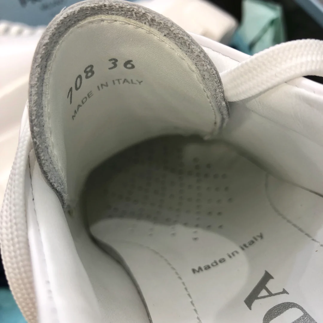 Обувь Prada - Лоферы Prada на монолитной платформе со шнуровкой