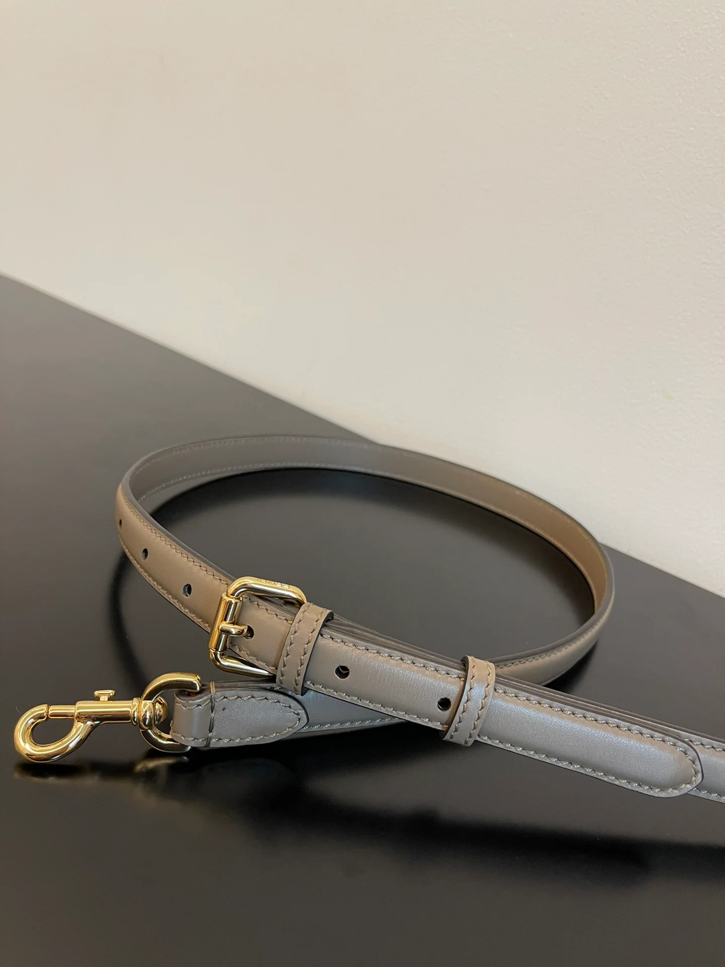 Сумка-гармошка Fendi Touch из серой кожи