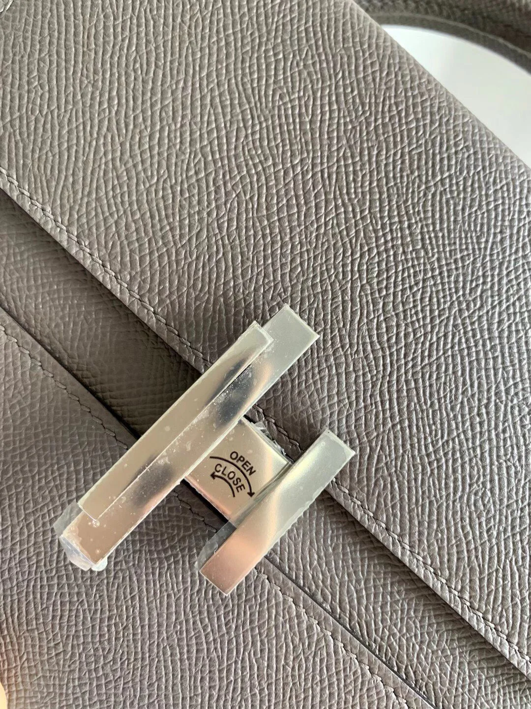 Hermes-cinhetic-24-8f-epsom-tin ash-silver buckle
