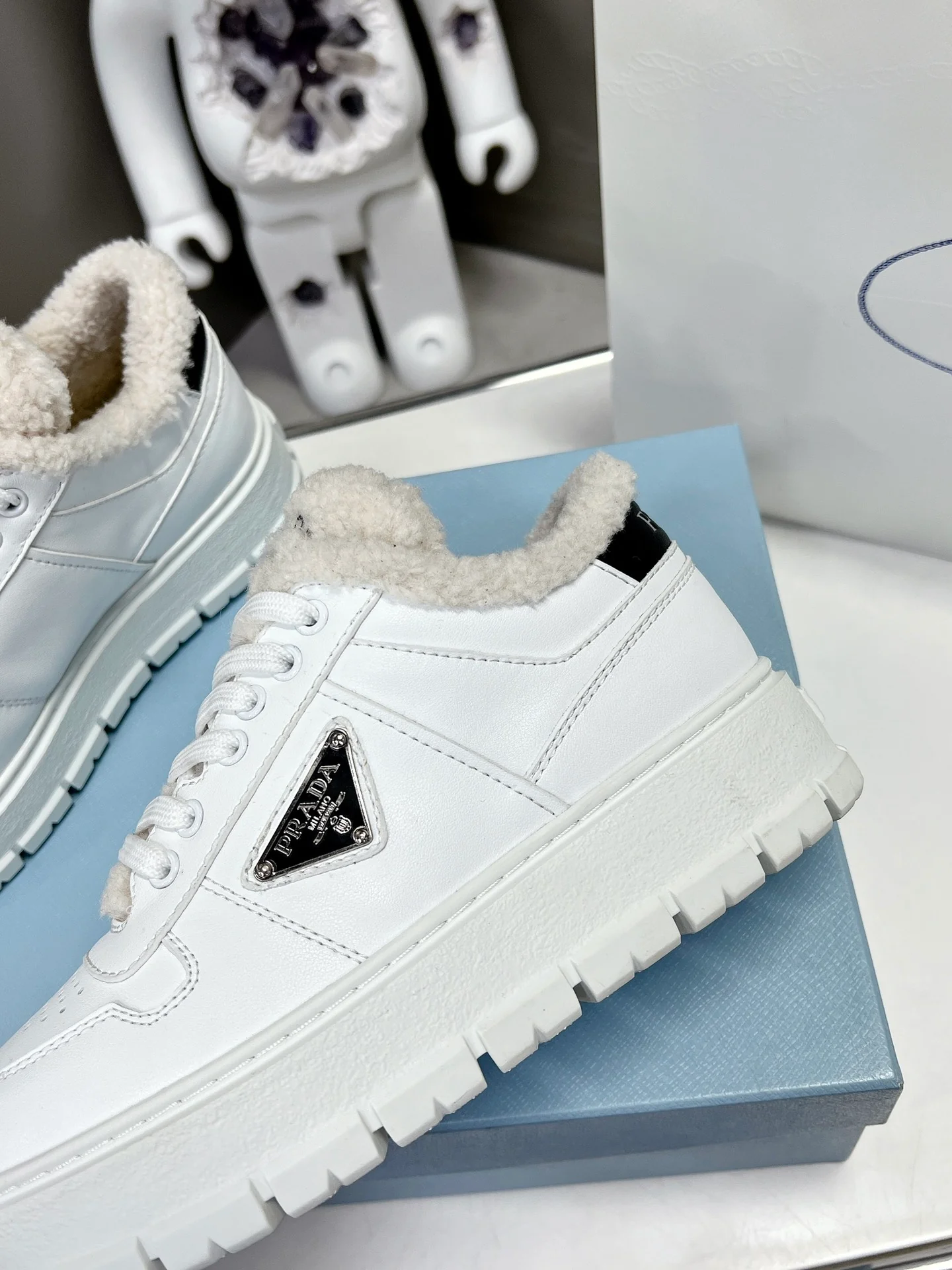 Новинка сезона осень/зима 2022 от Prada - улучшенная версия - повседневные туфли на платформе.