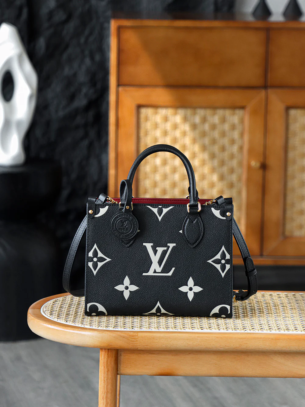 LV-m45659-onthego Маленький - Черно-белый