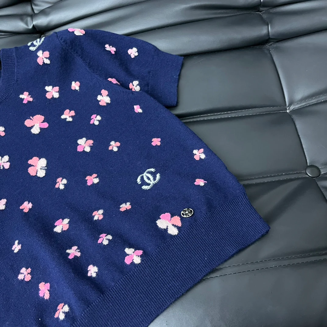 Топ Chanel 2403 из жаккардовой вязки с короткими рукавами - синий