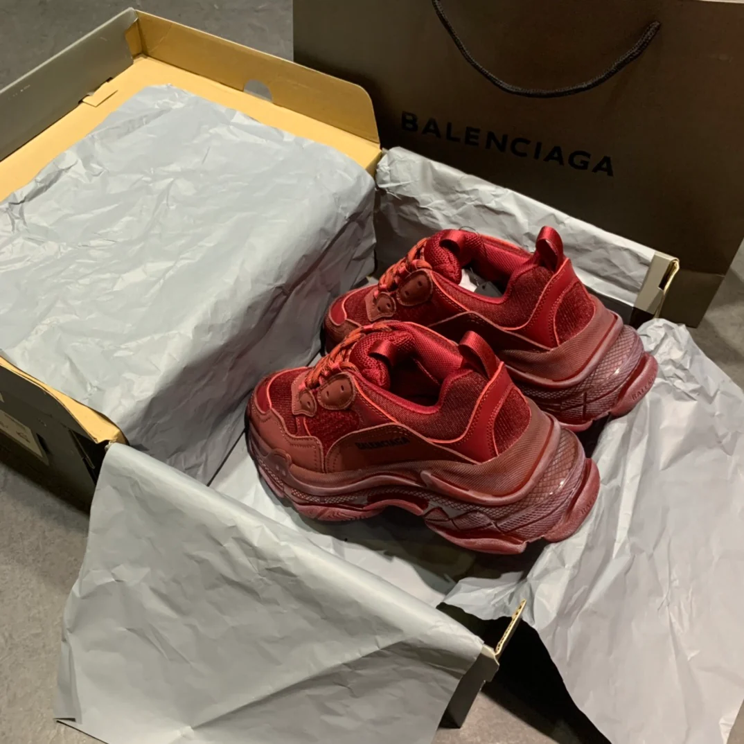 Li Shi - Папины кроссовки - Темно-красные