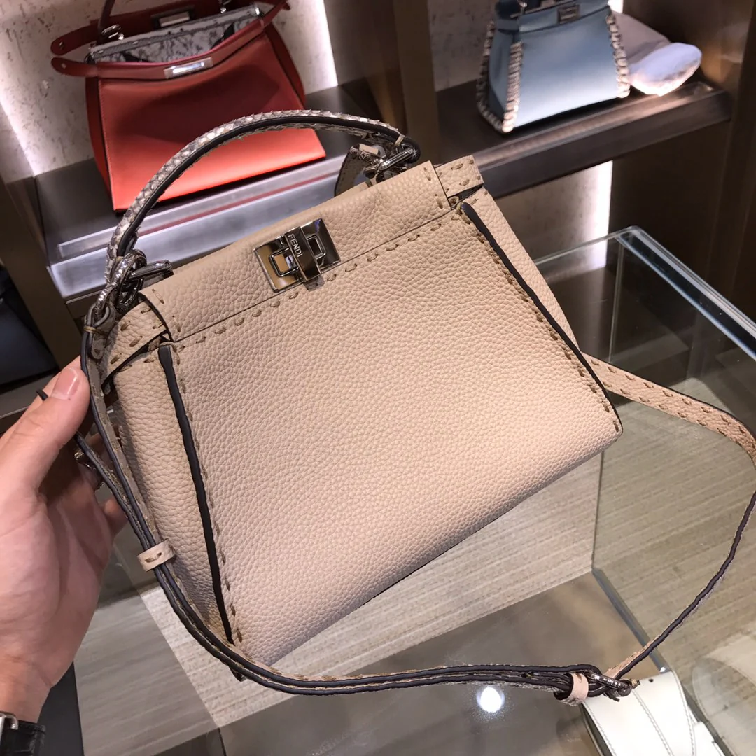 Сумка Fendi Peekaboo Mini Dove Grey Selleria