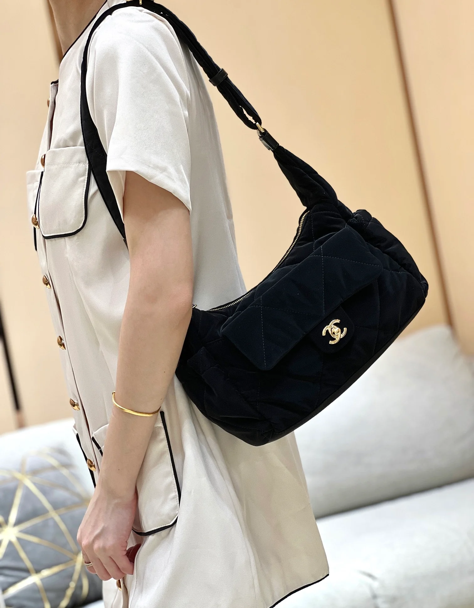 Сумка для лыж Chanel 24n, маленькая, черная.