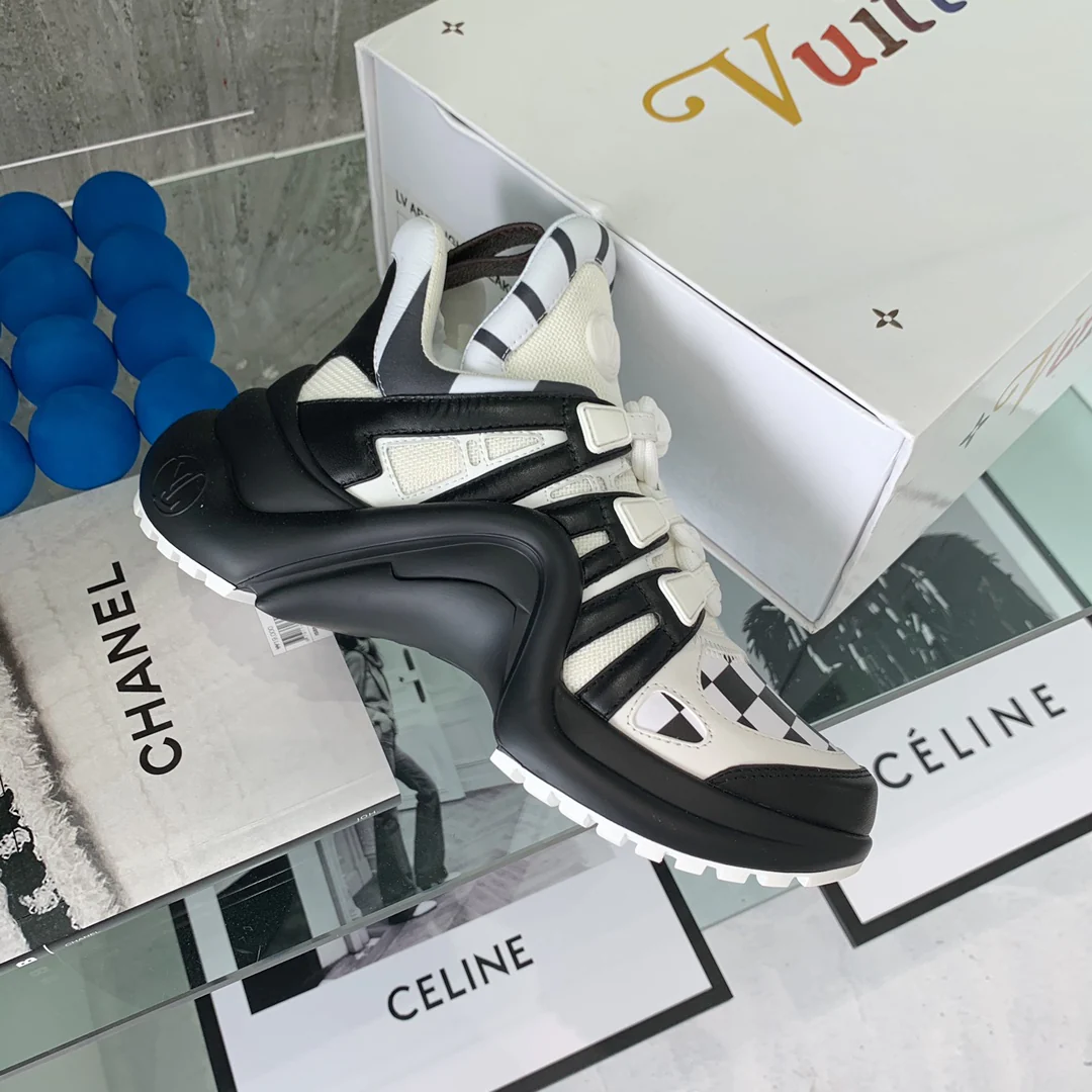 Обувь LV - Массивные кроссовки LV - 16