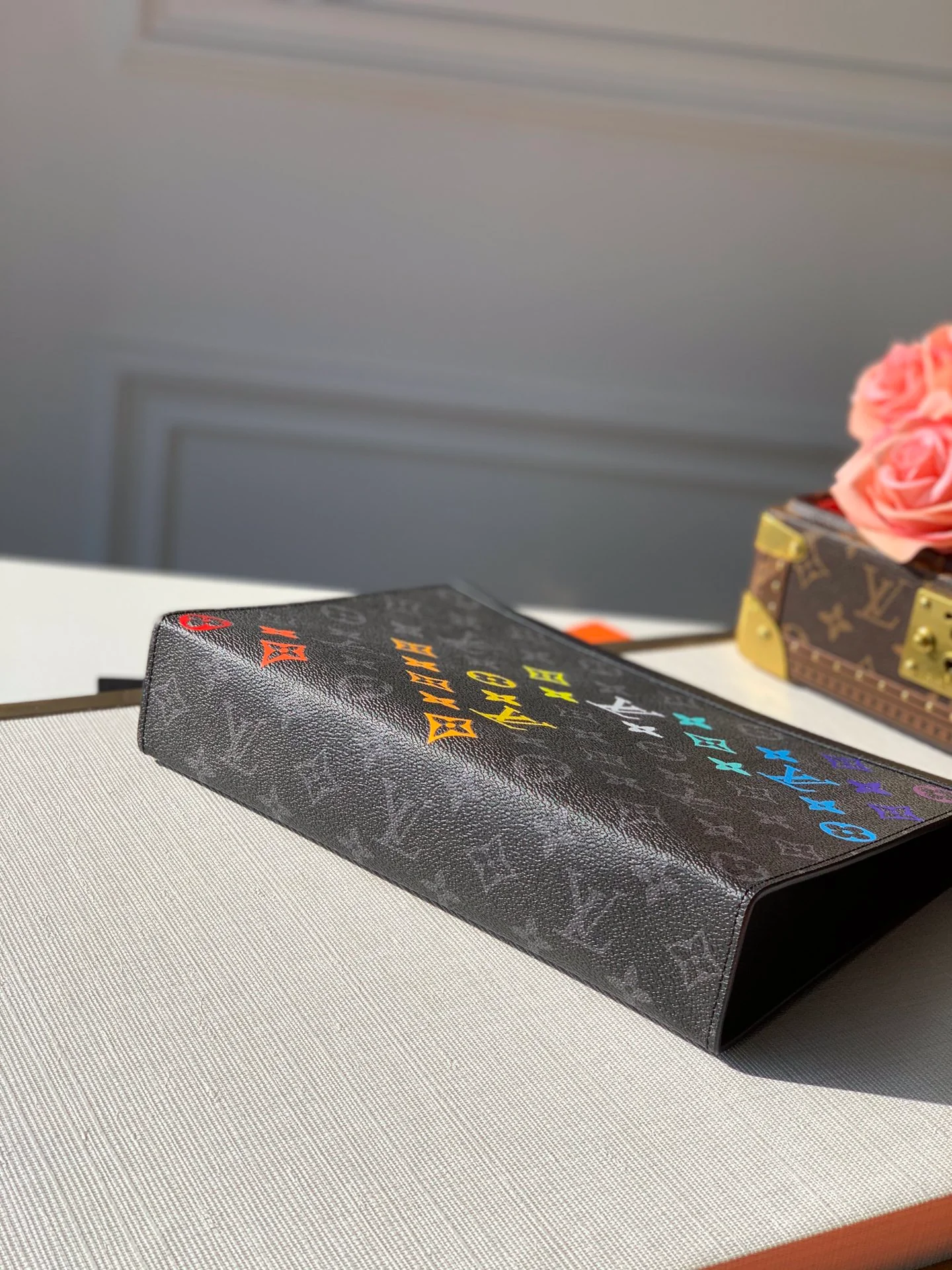 lv-m61692-Радужное сцепление